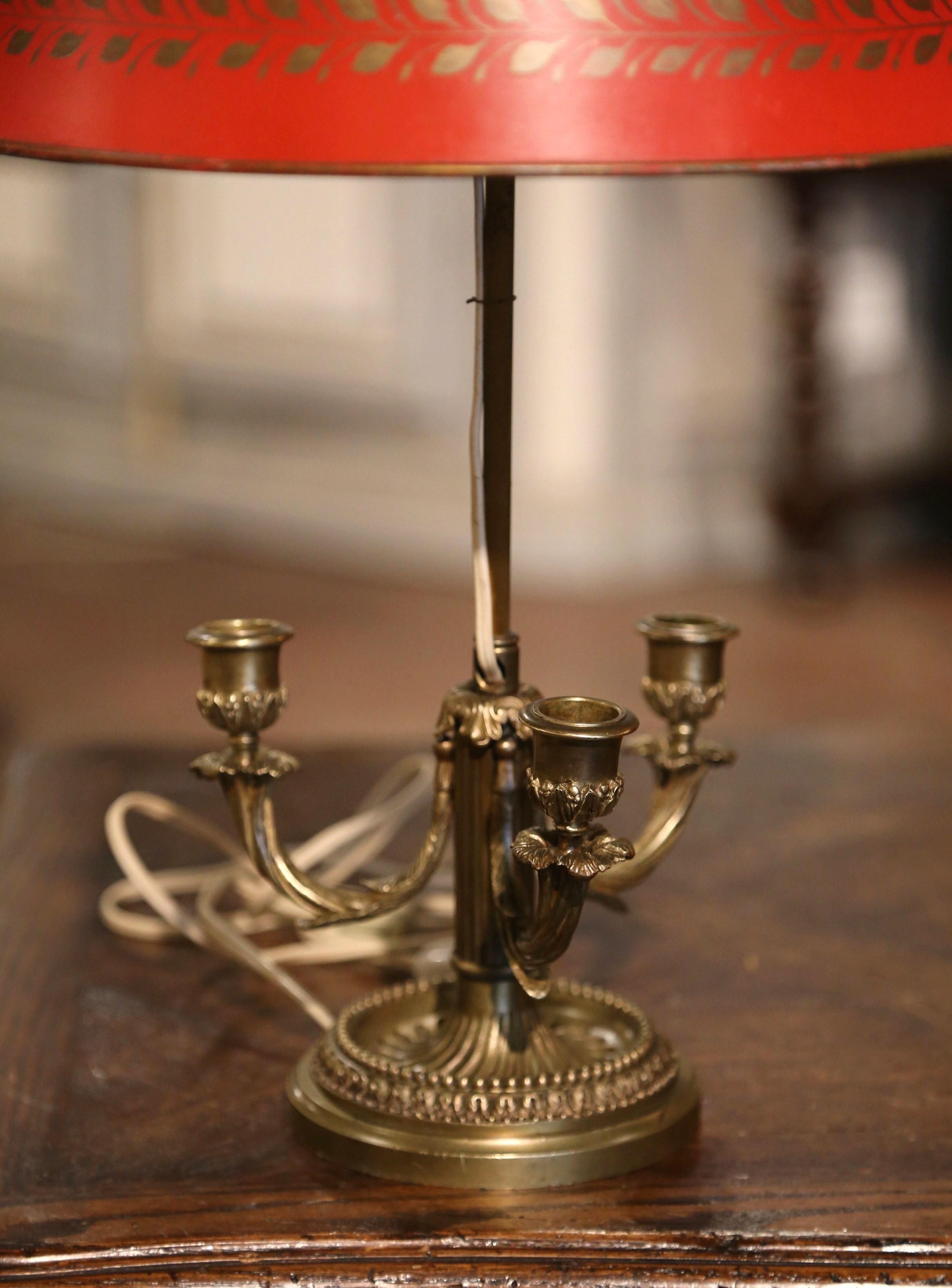Hand-Crafted Early 20th Century French Brass & Painted Tole Three-Light Bouillotte Table Lamp For Sale