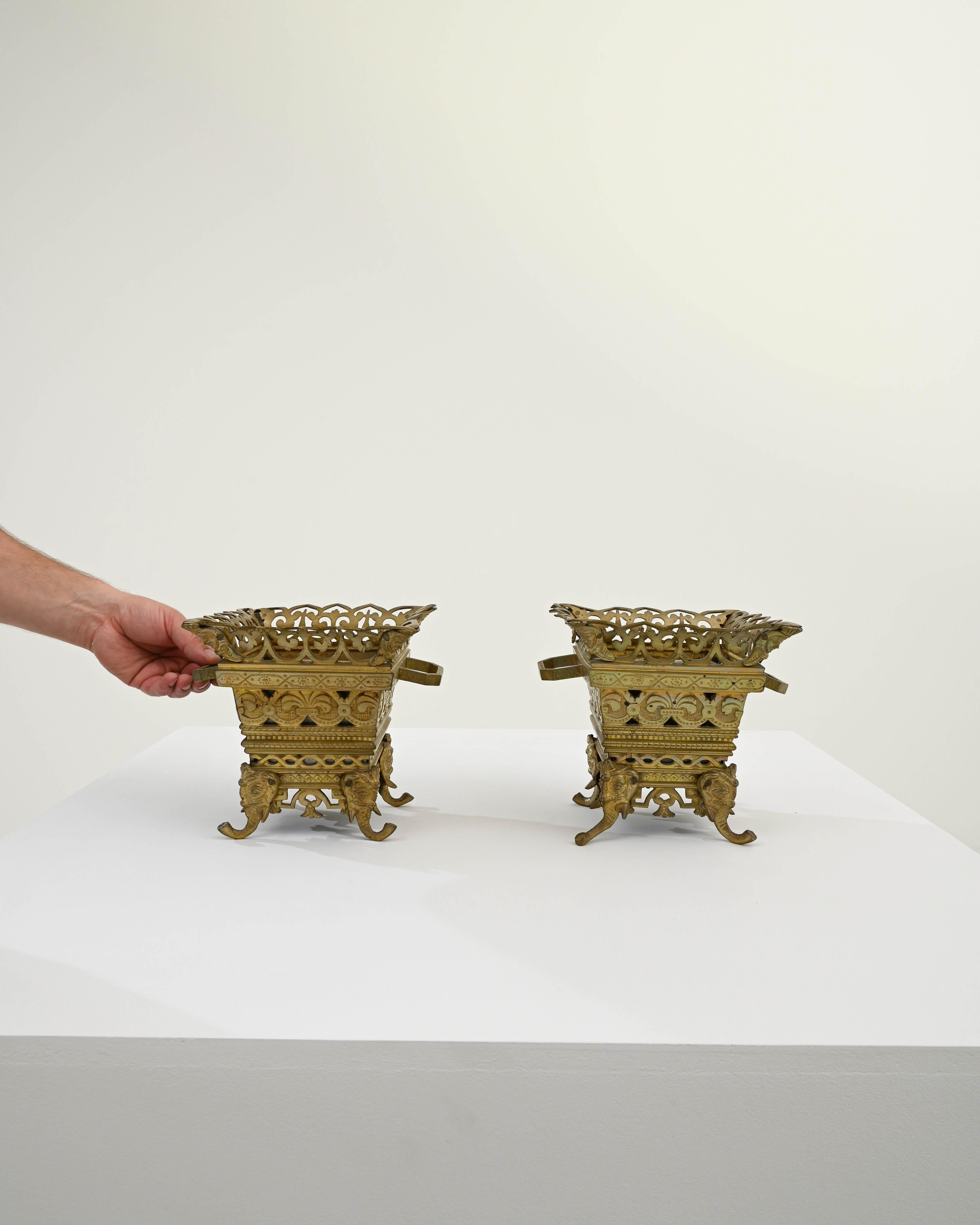 Belle Époque Early 20th Century French Brass Planters, a Pair  For Sale
