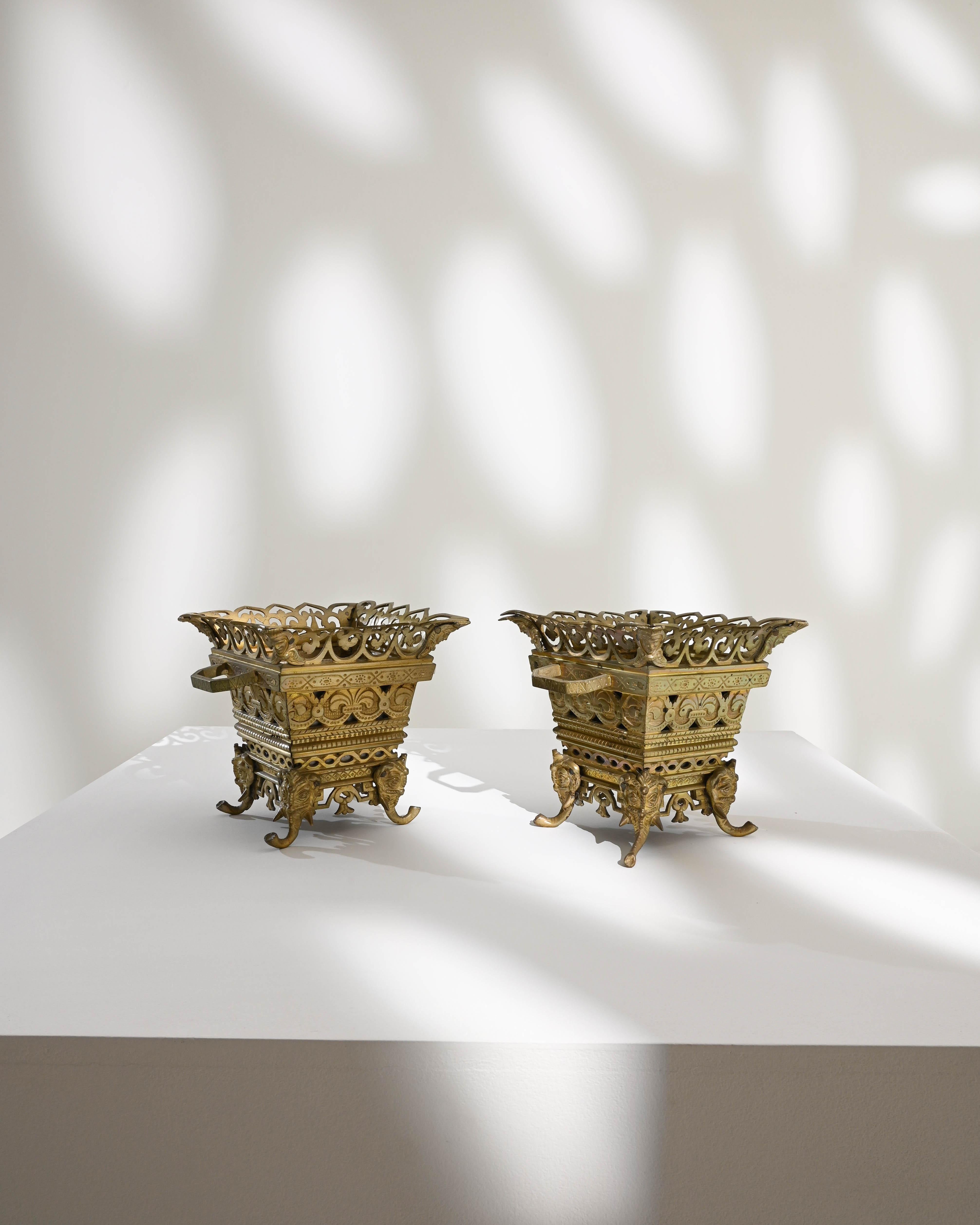 Early 20th Century French Brass Planters, a Pair  For Sale 1