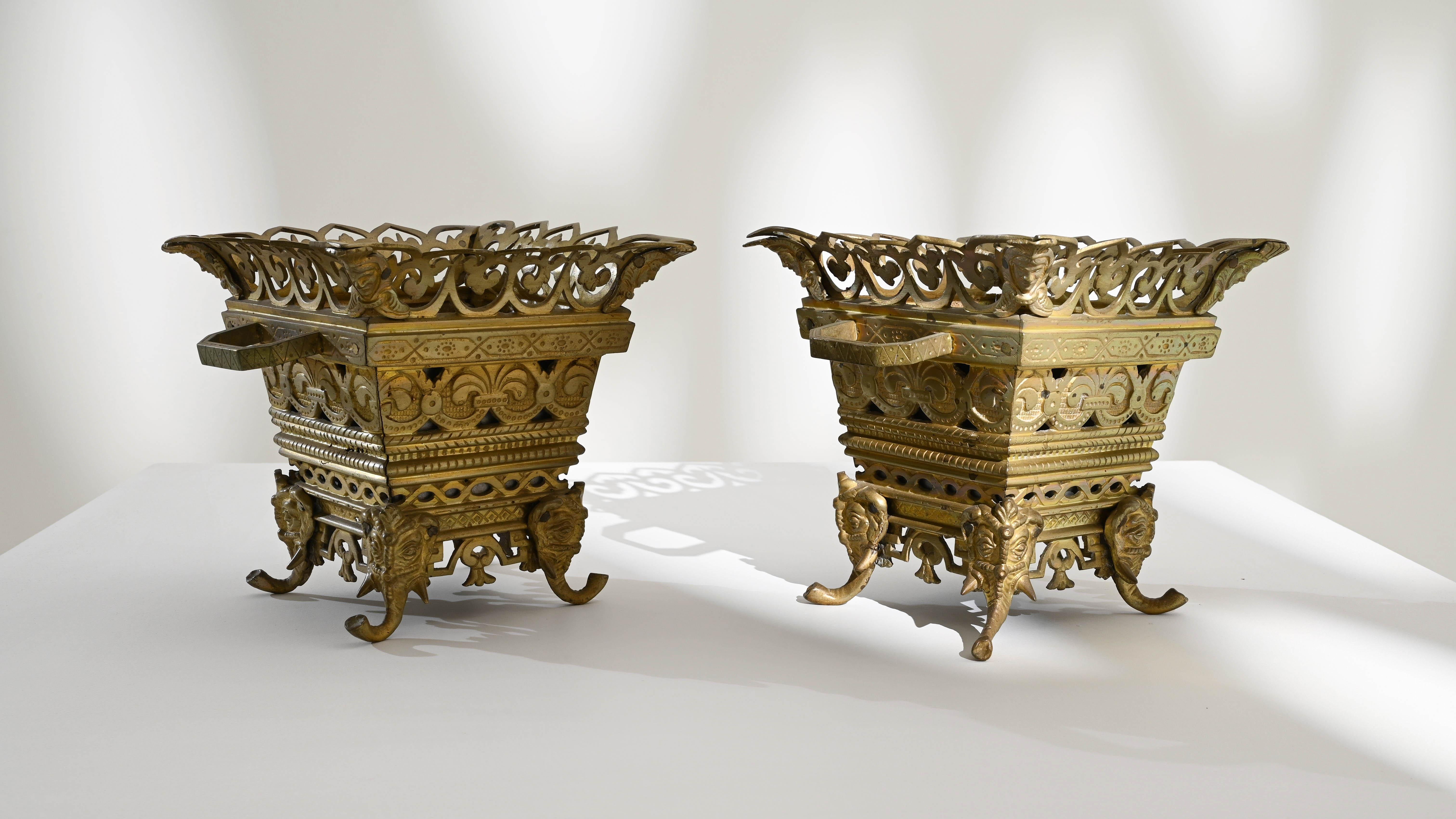 Early 20th Century French Brass Planters, a Pair  For Sale 2