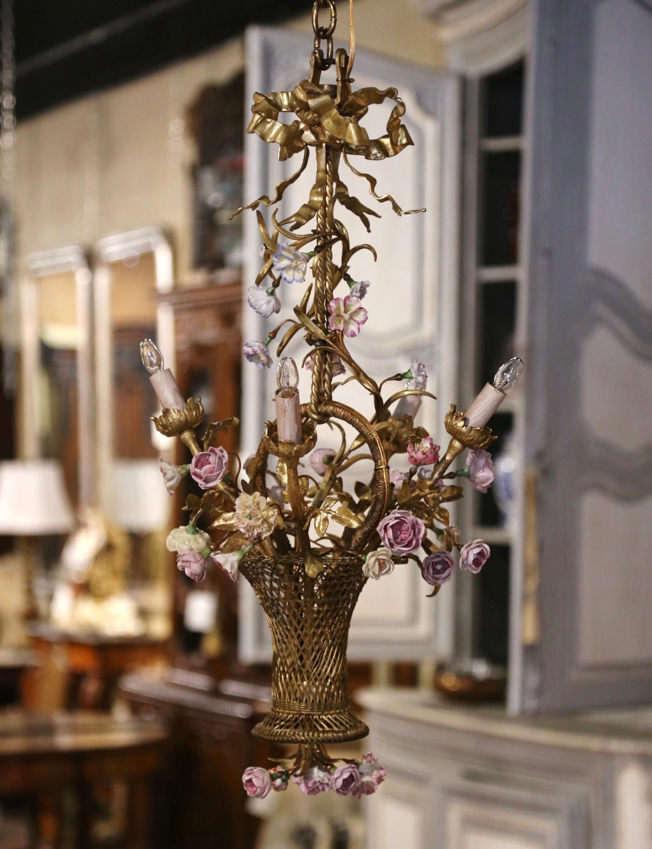 Early 20th Century French Brass & Porcelain Flowers Four-Light Basket Chandelier For Sale 1