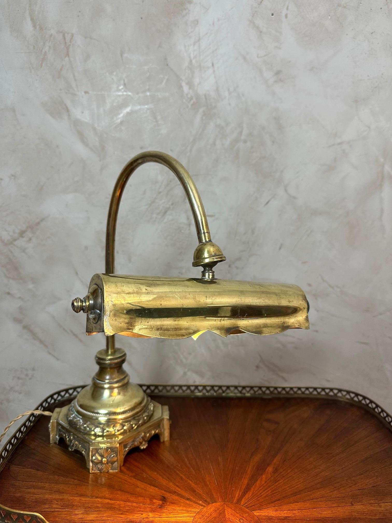Lampe de table en laiton française du début du 20e siècle, années 1900 en vente 2