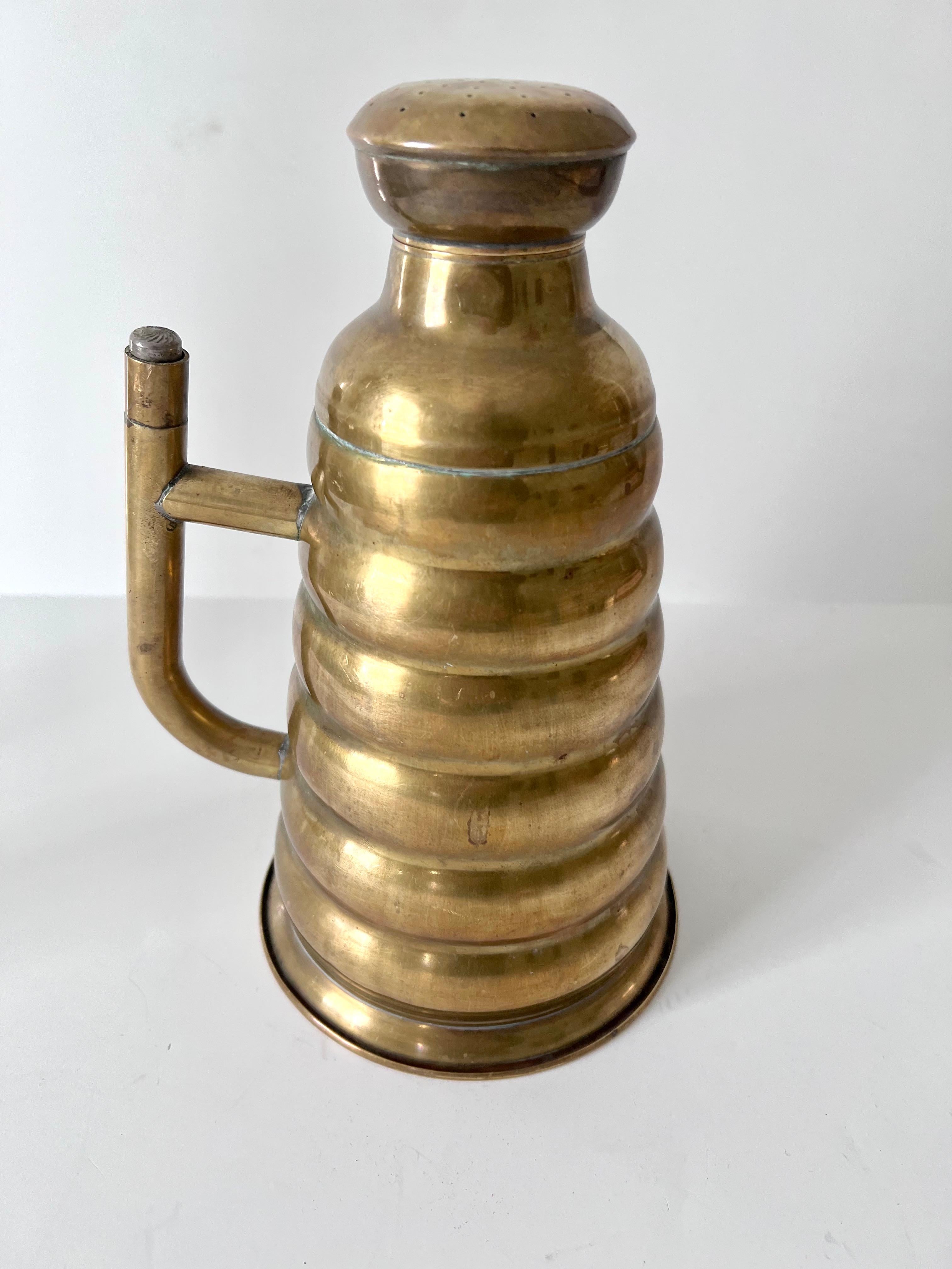 Early 20th Century French Brass Water or Ironing Can with Handle For Sale 2