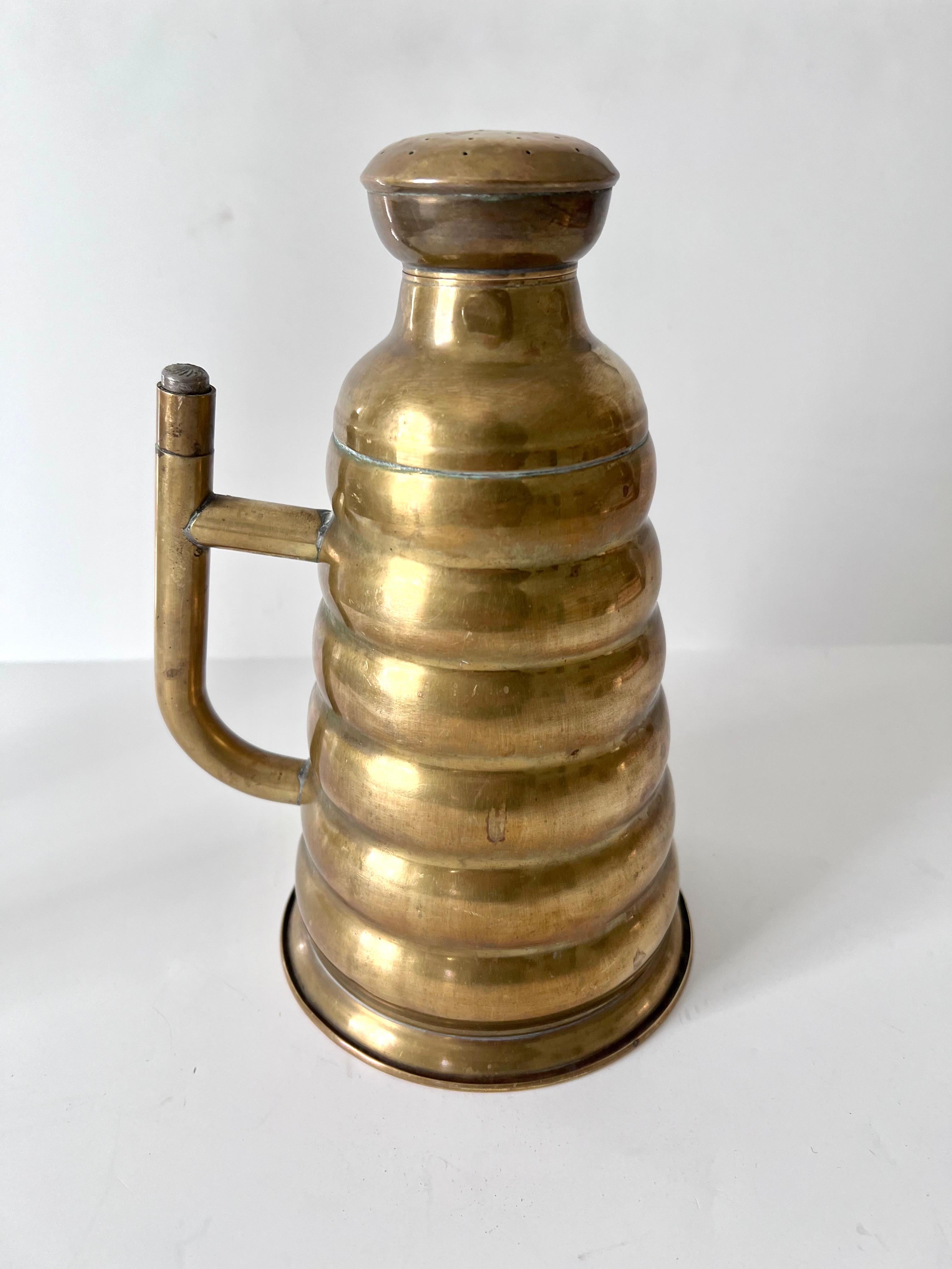 Early 20th Century French Brass Water or Ironing Can with Handle For Sale 3