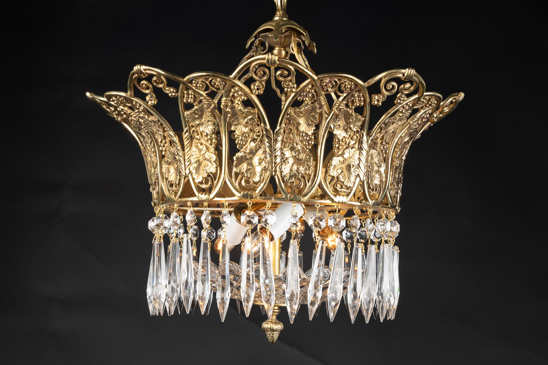 Early 20th Century French Bronze and Baccarat Crystal Chandelier, Grape Crown For Sale 5