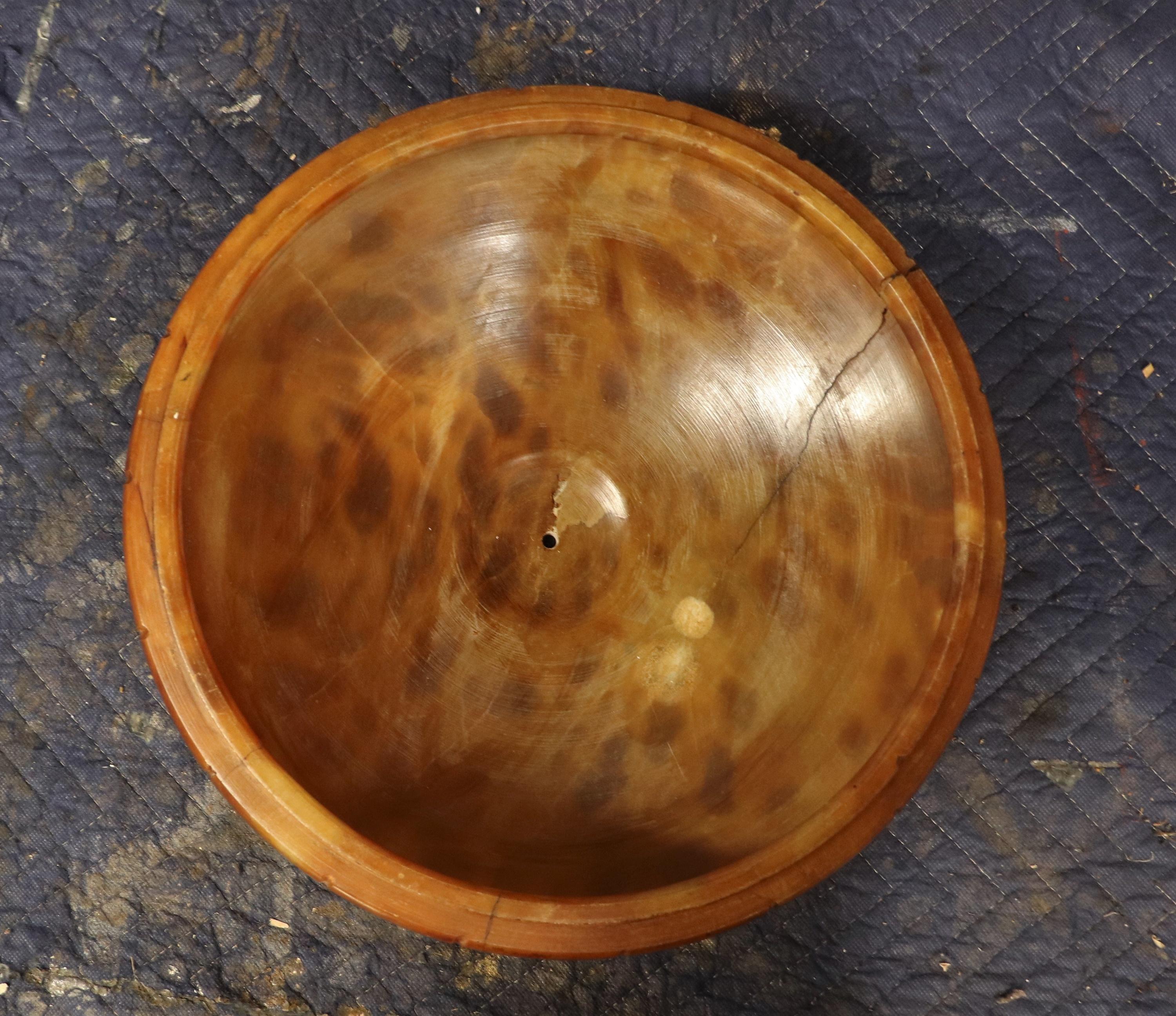 Early 20th Century French Bronze and Orange Amber Alabaster Chandelier For Sale 5