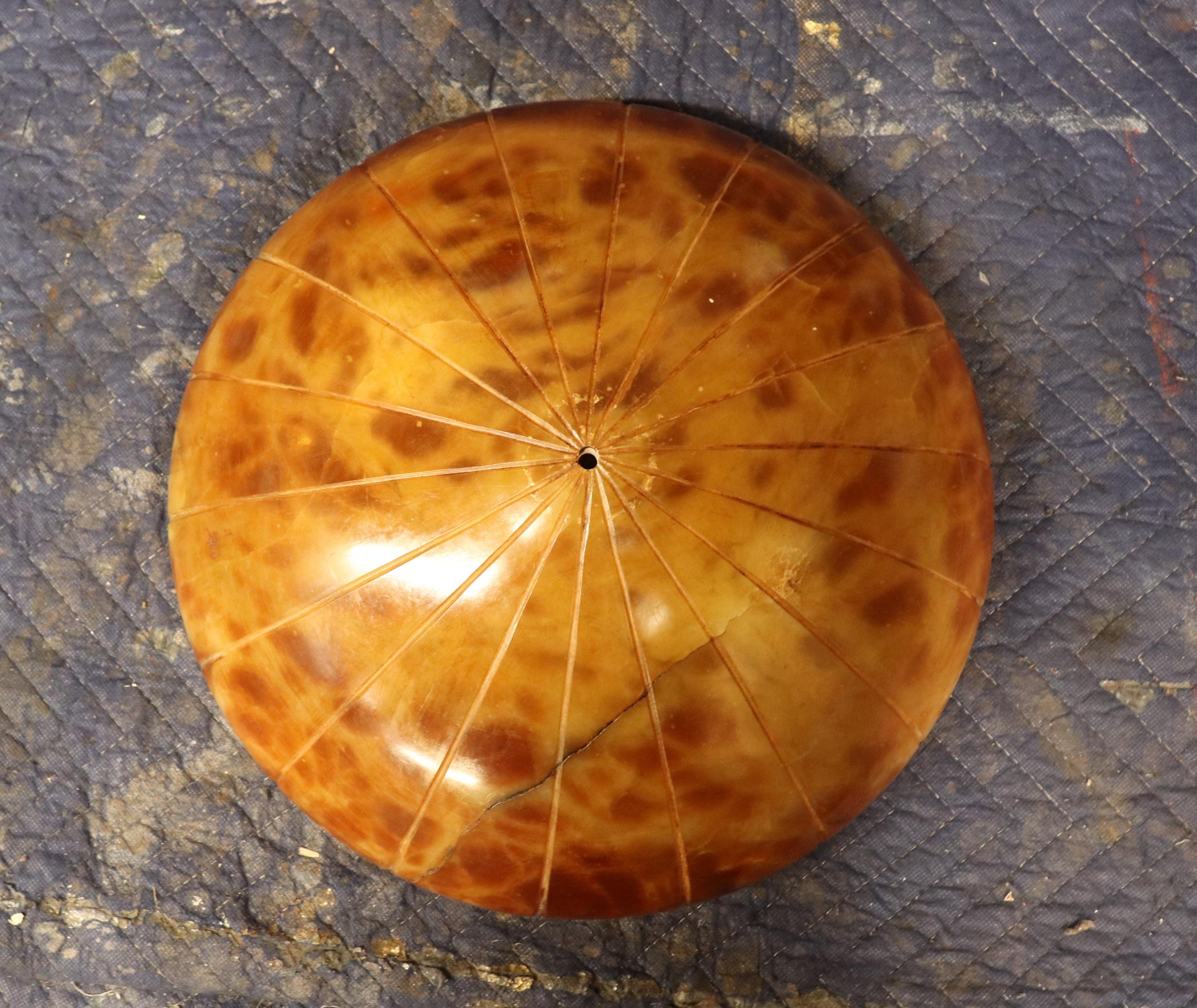 Early 20th Century French Bronze and Orange Amber Alabaster Chandelier For Sale 6