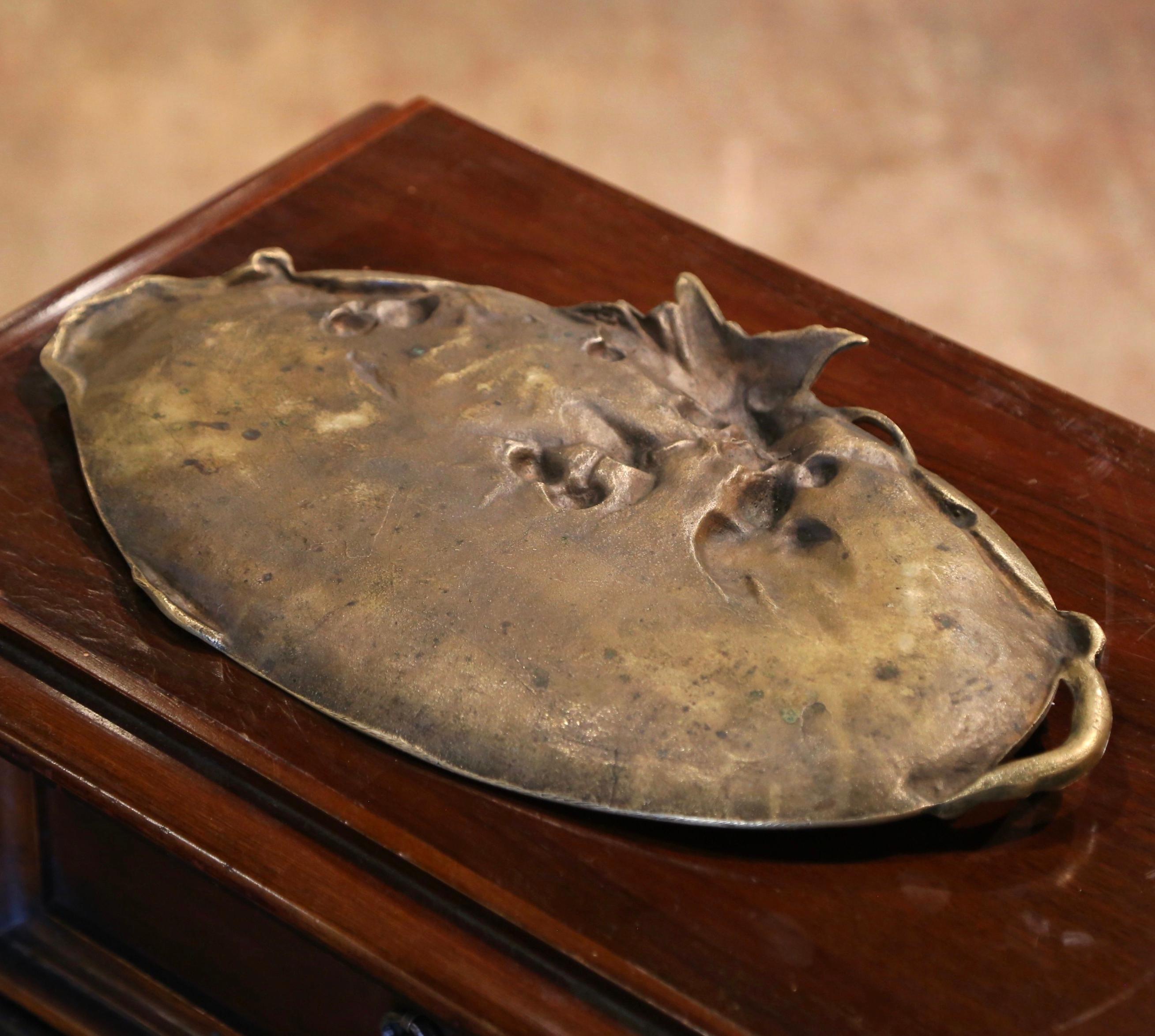 Early 20th Century French Bronze Decorative Vide-Poche Dish with Love Birds 1