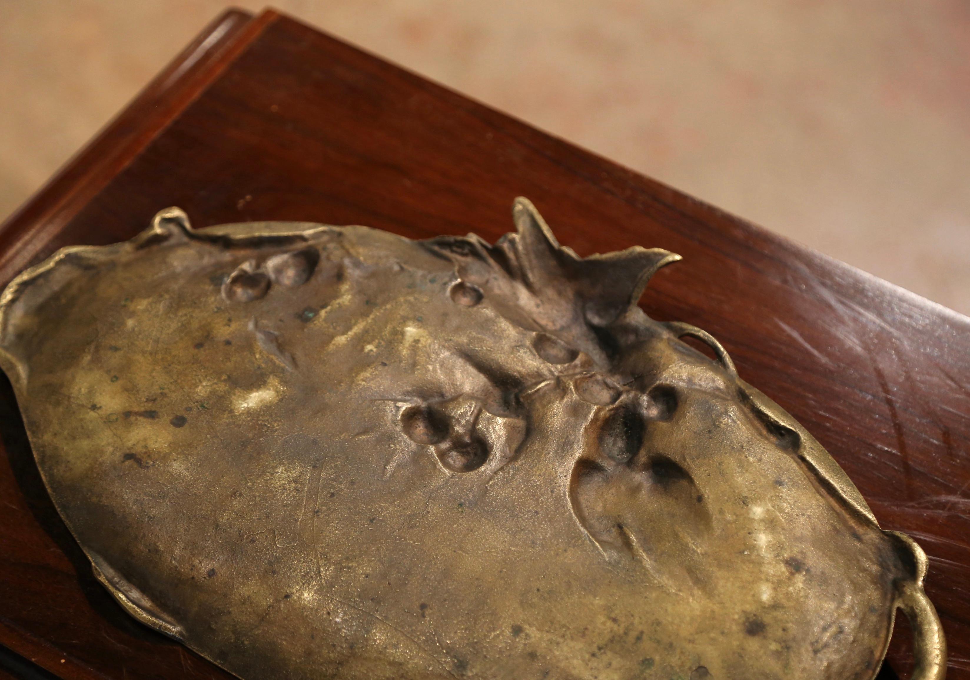 Early 20th Century French Bronze Decorative Vide-Poche Dish with Love Birds 2