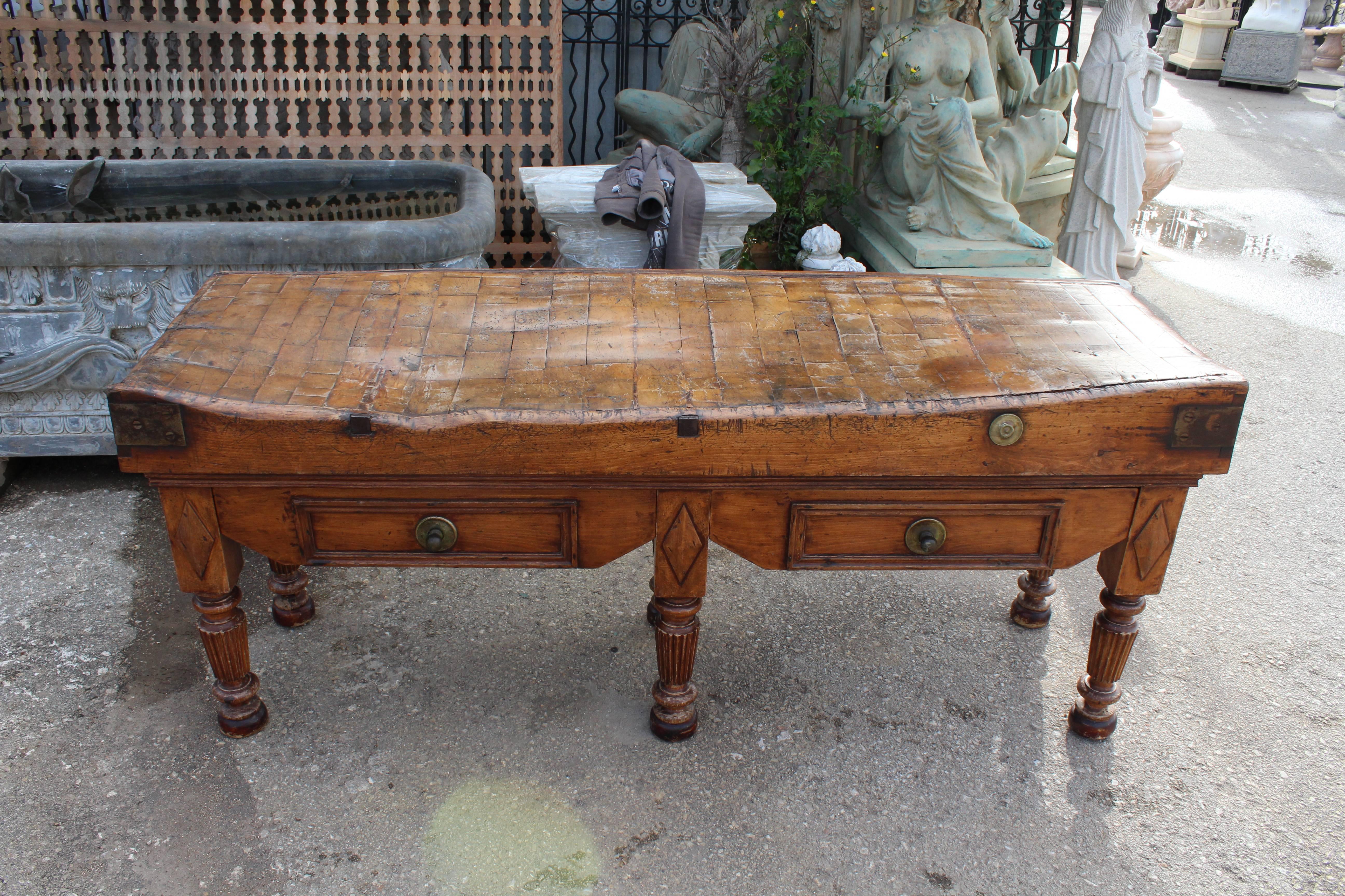 Early 20th Century French Butcher Table with Brass Fittings In Good Condition In Marbella, ES