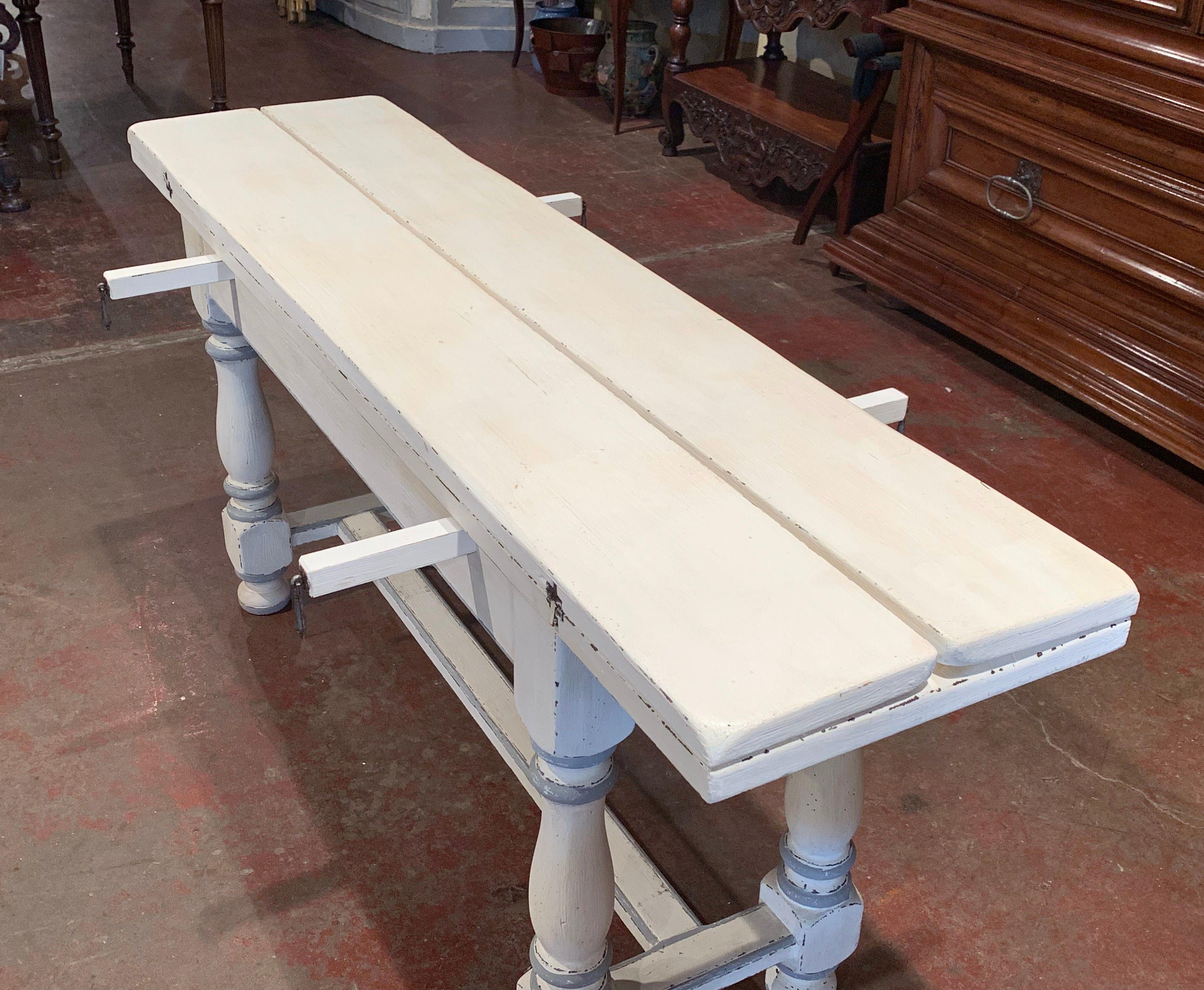 Early 20th Century French Carved and Painted Console Table with Folding Leaves 1