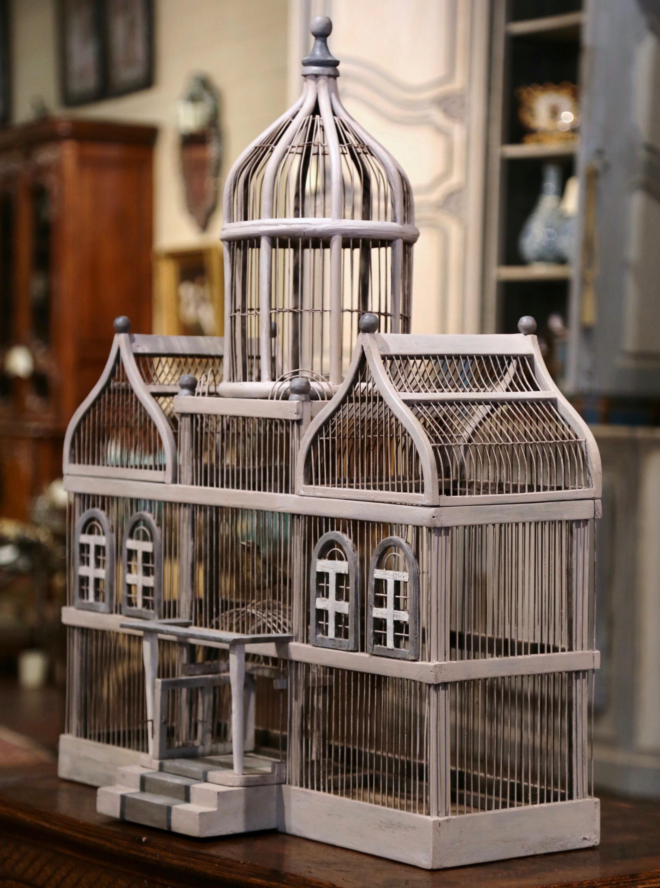 Early 20th Century French Carved and Painted Wooden and Wire Birdcage In Excellent Condition In Dallas, TX