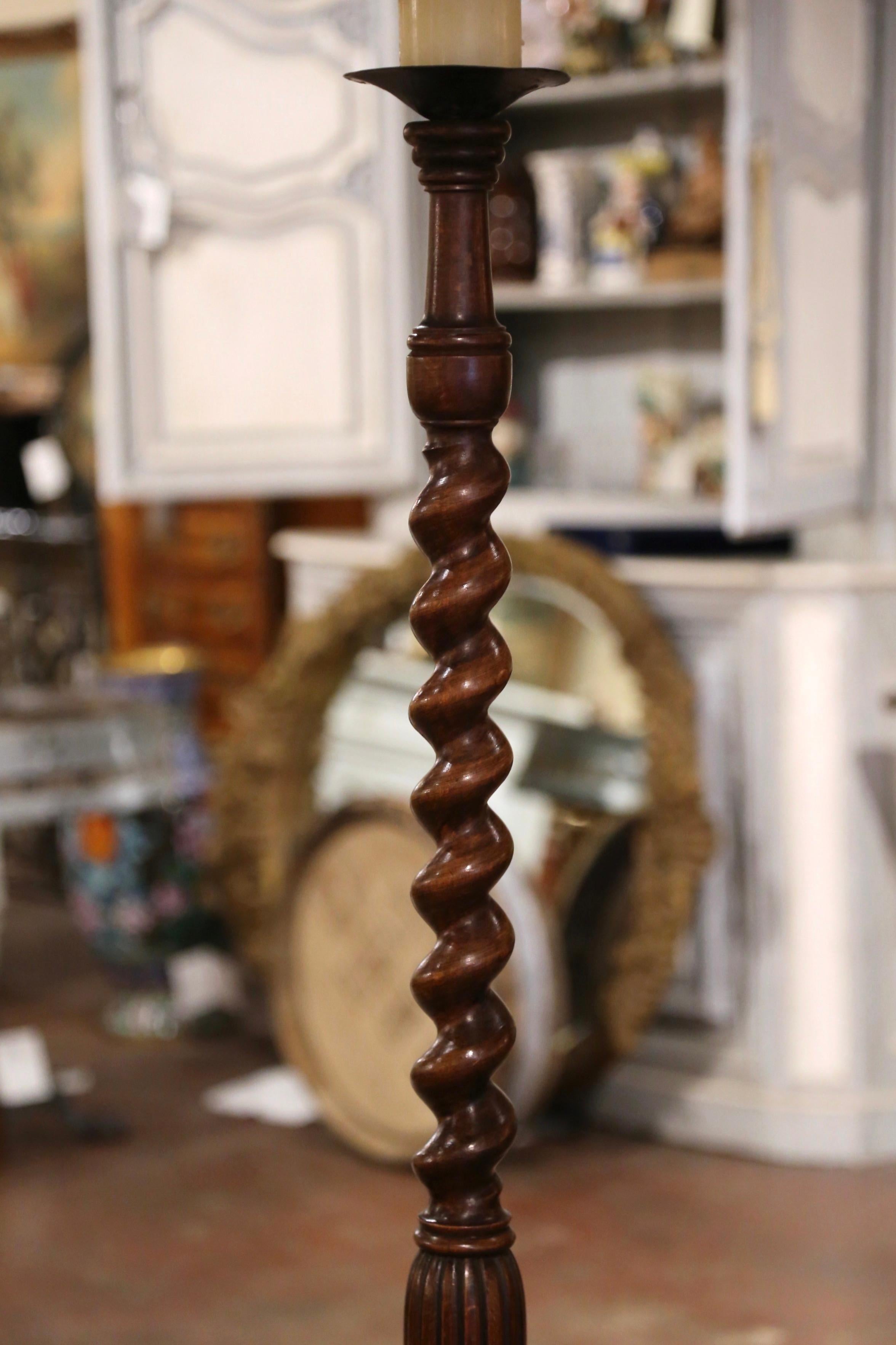 Louis XIII Early 20th Century French Carved Barley Twist Floor Lamp with Attached Table For Sale