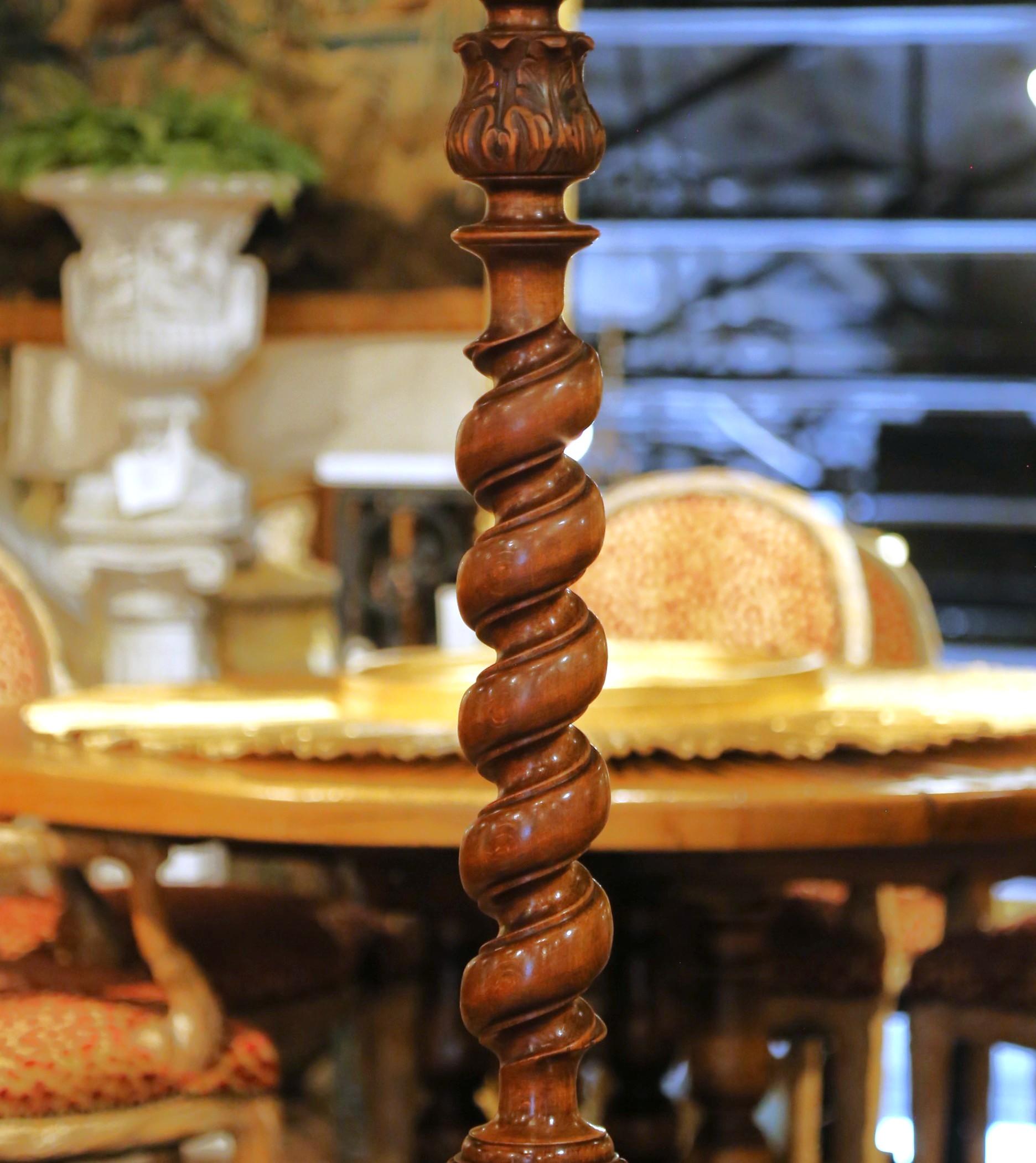 Early 20th Century French Carved Barley Twist Floor Lamp with Attached Table For Sale 1