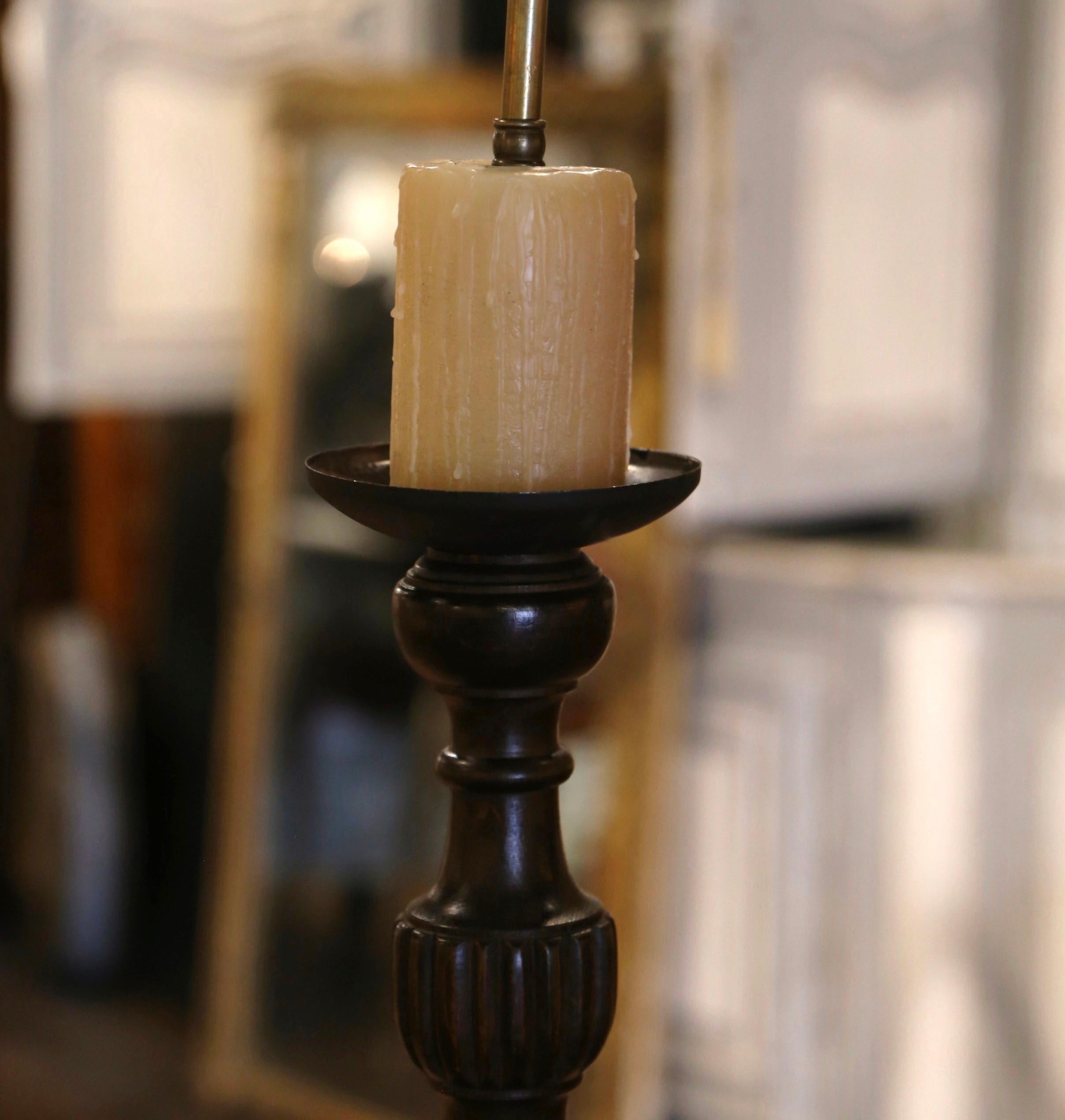 Early 20th Century French Carved Barley Twist Floor Lamp with Attached Table 2