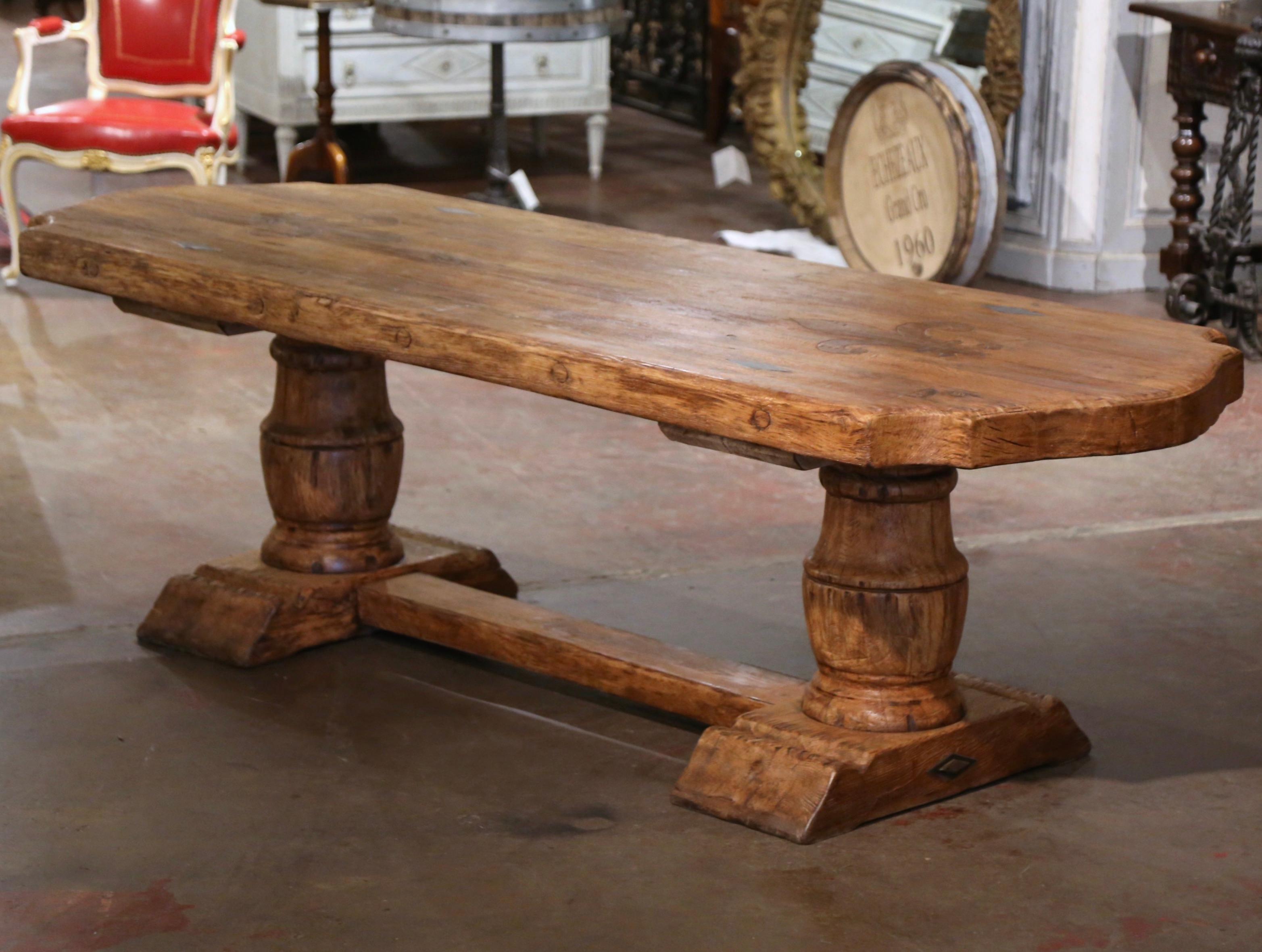 Early 20th Century French Carved Bleached Oak Farm Table with Fleur-de-Lis  In Excellent Condition For Sale In Dallas, TX
