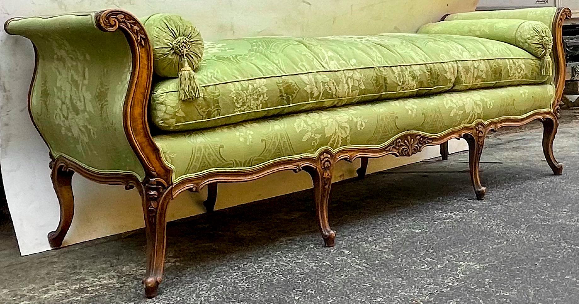 Early 20th Century French Carved Fruitwood Daybed in Green Silk In Good Condition In Kennesaw, GA