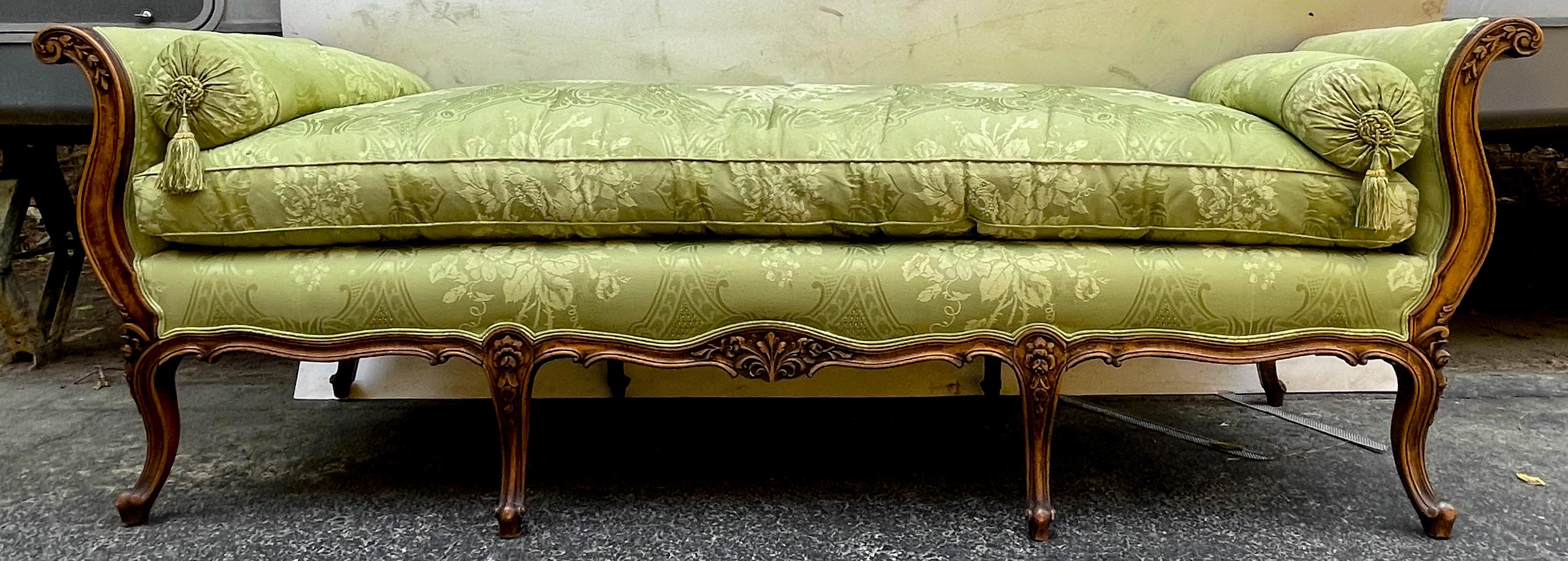 Early 20th Century French Carved Fruitwood Daybed in Green Silk 1