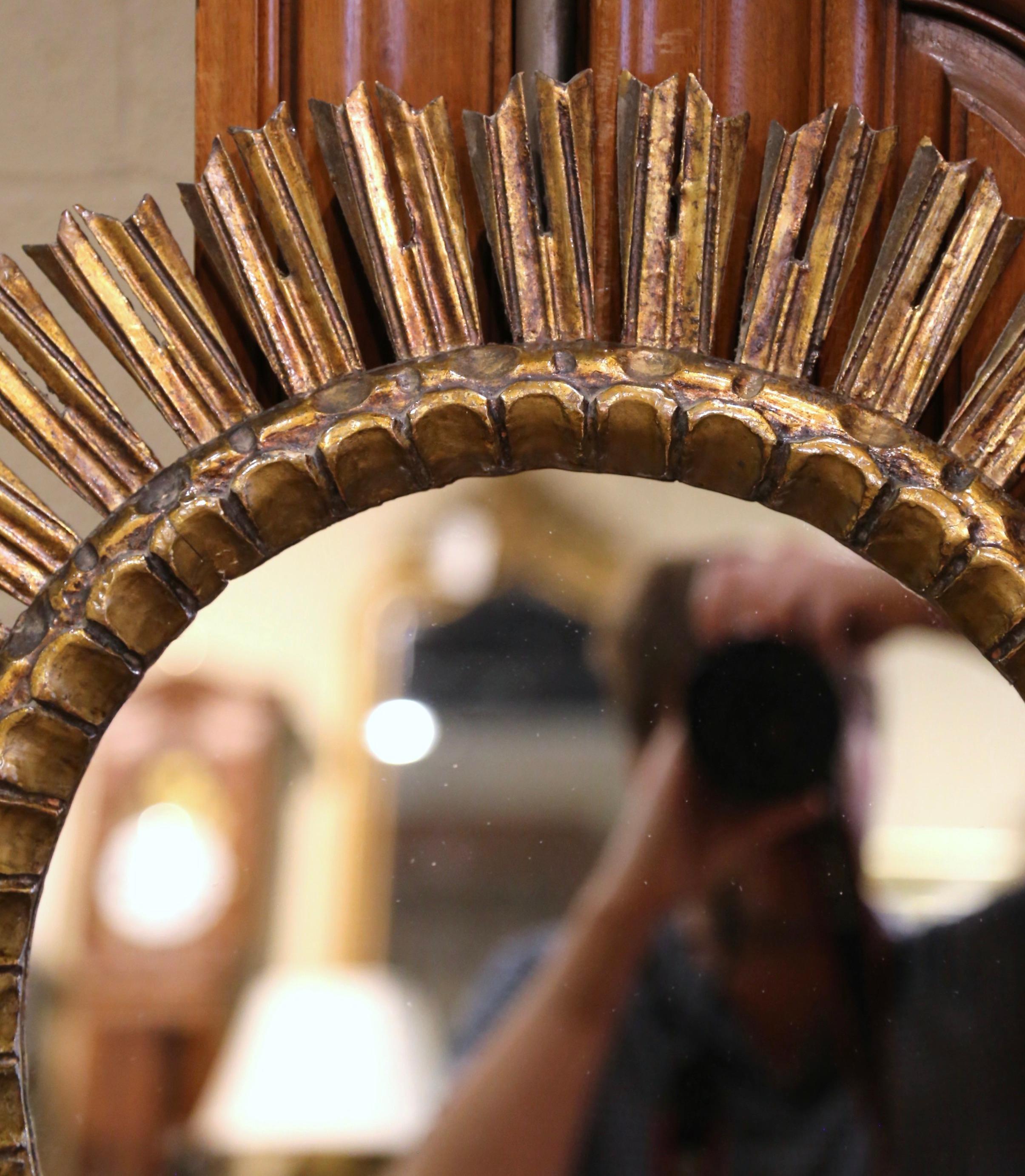  Early 20th Century French Carved Giltwood Sunburst Mirror In Excellent Condition In Dallas, TX