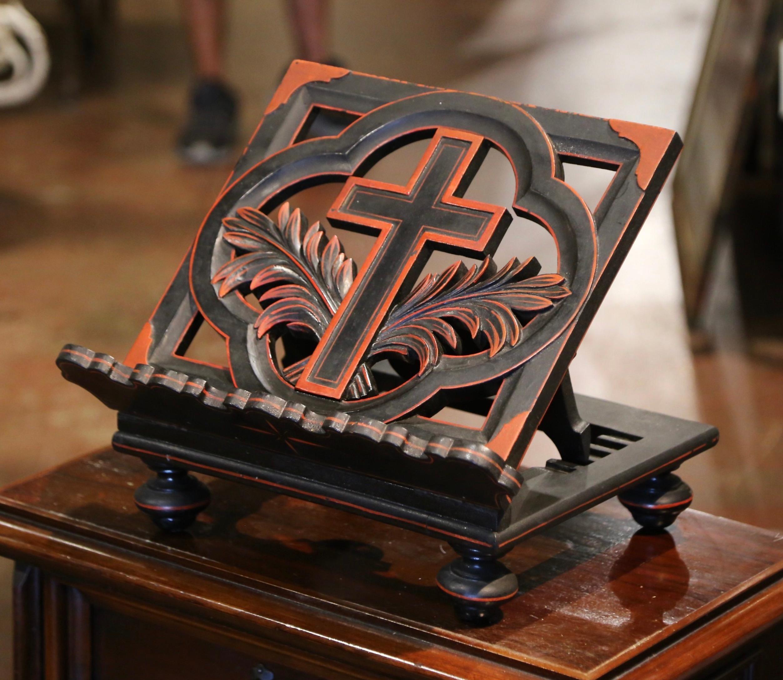 Early 20th Century French Carved Mahogany Folding Bible Book Stand In Excellent Condition For Sale In Dallas, TX