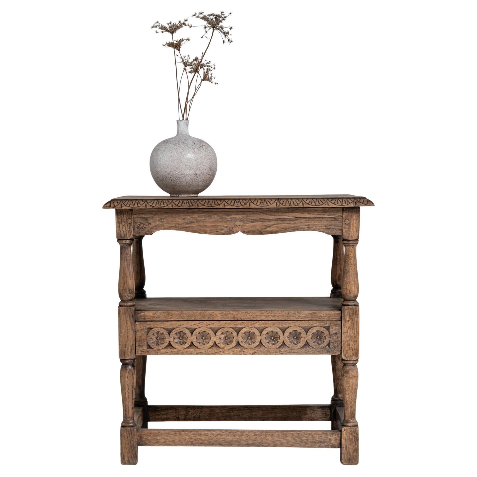 Anfang des 20. Jahrhunderts Französisch geschnitzt Oak Tisch mit Schublade im Angebot