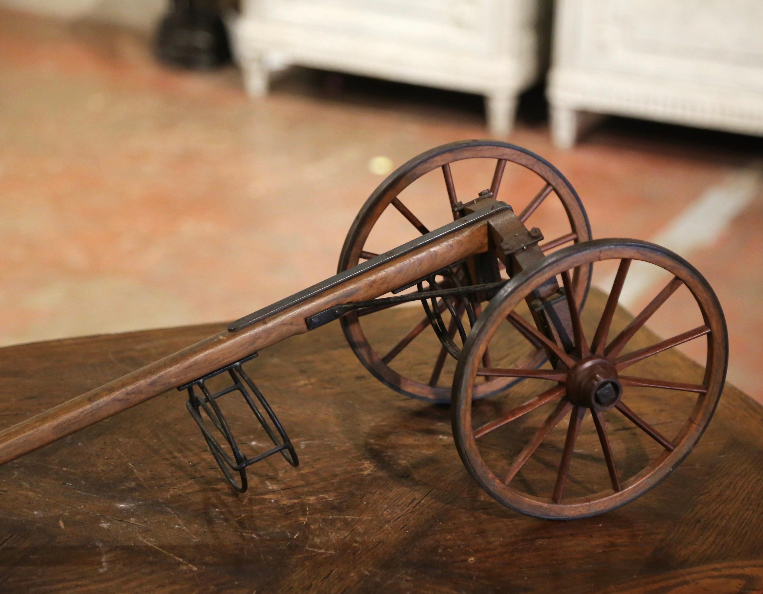 Hand-Crafted Early 20th Century French Carved Oak Wine Serving Trolley on Wheels For Sale