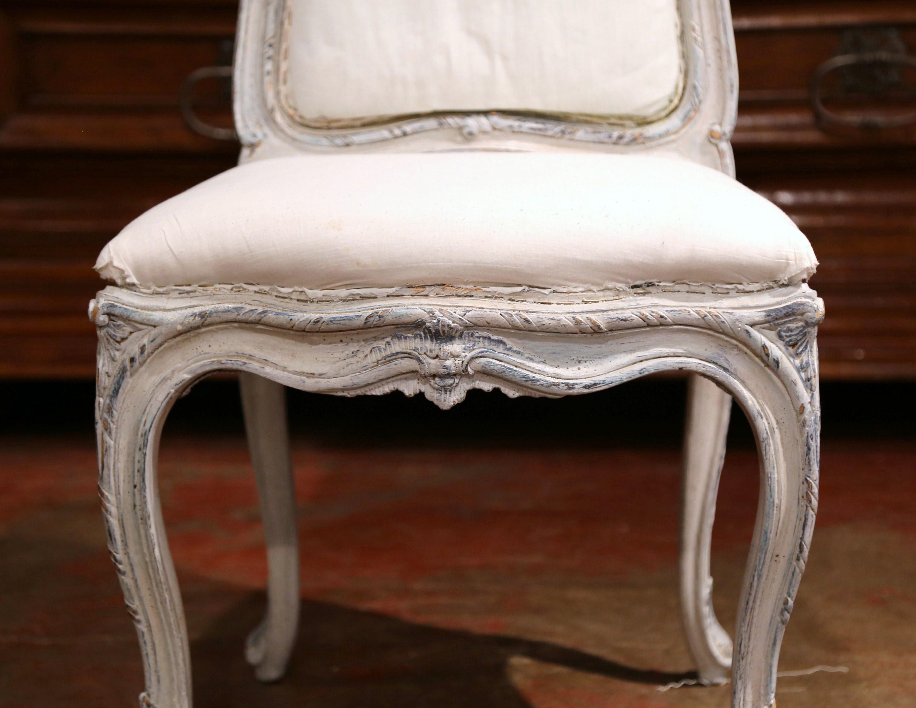 Early 20th Century French Carved Painted Set of Eight Louis XV Dining Chairs (Französisch)