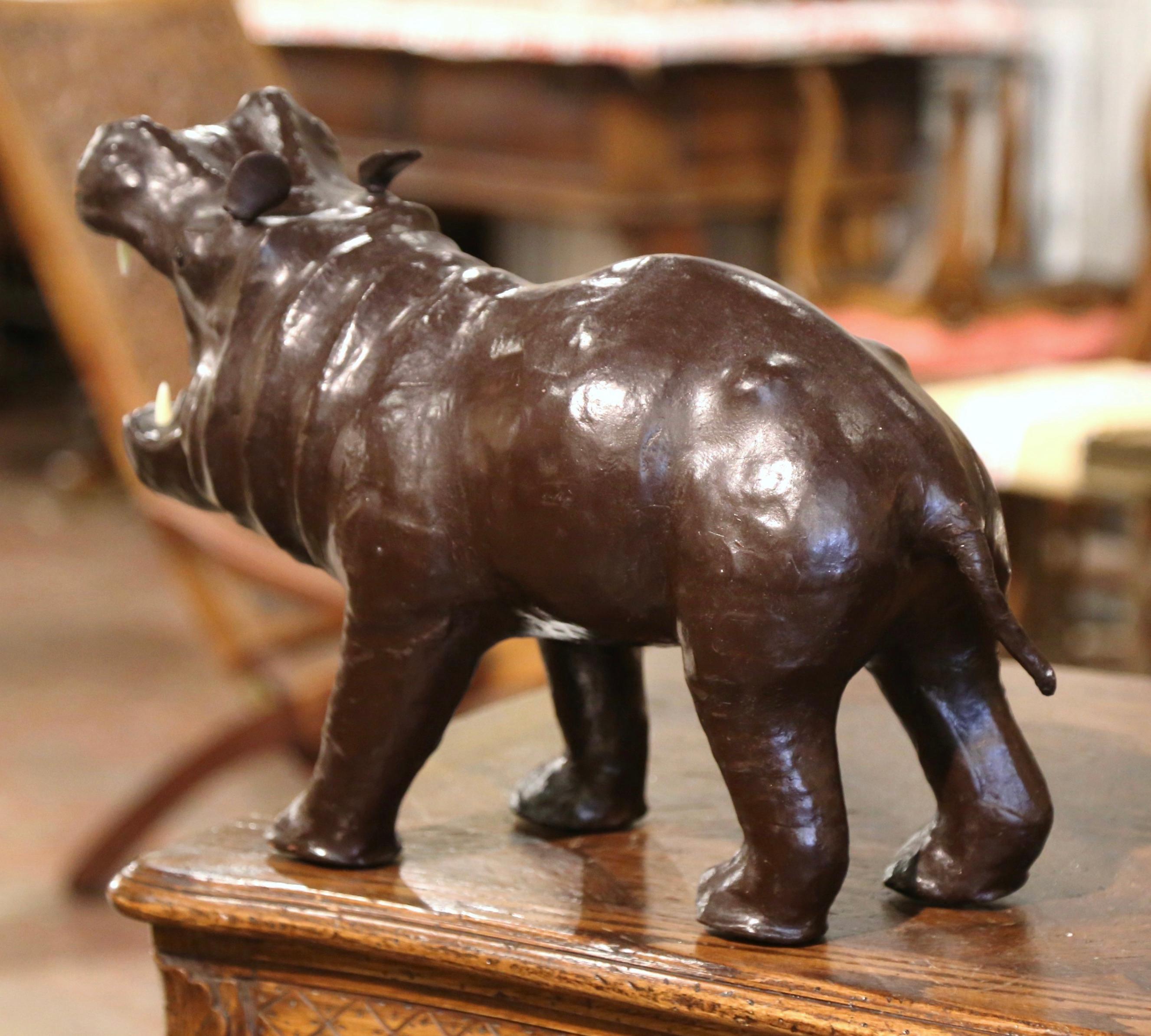 Französische geschnitzte Hippo-Skulptur aus patiniertem Leder des frühen 20. Jahrhunderts im Angebot 4