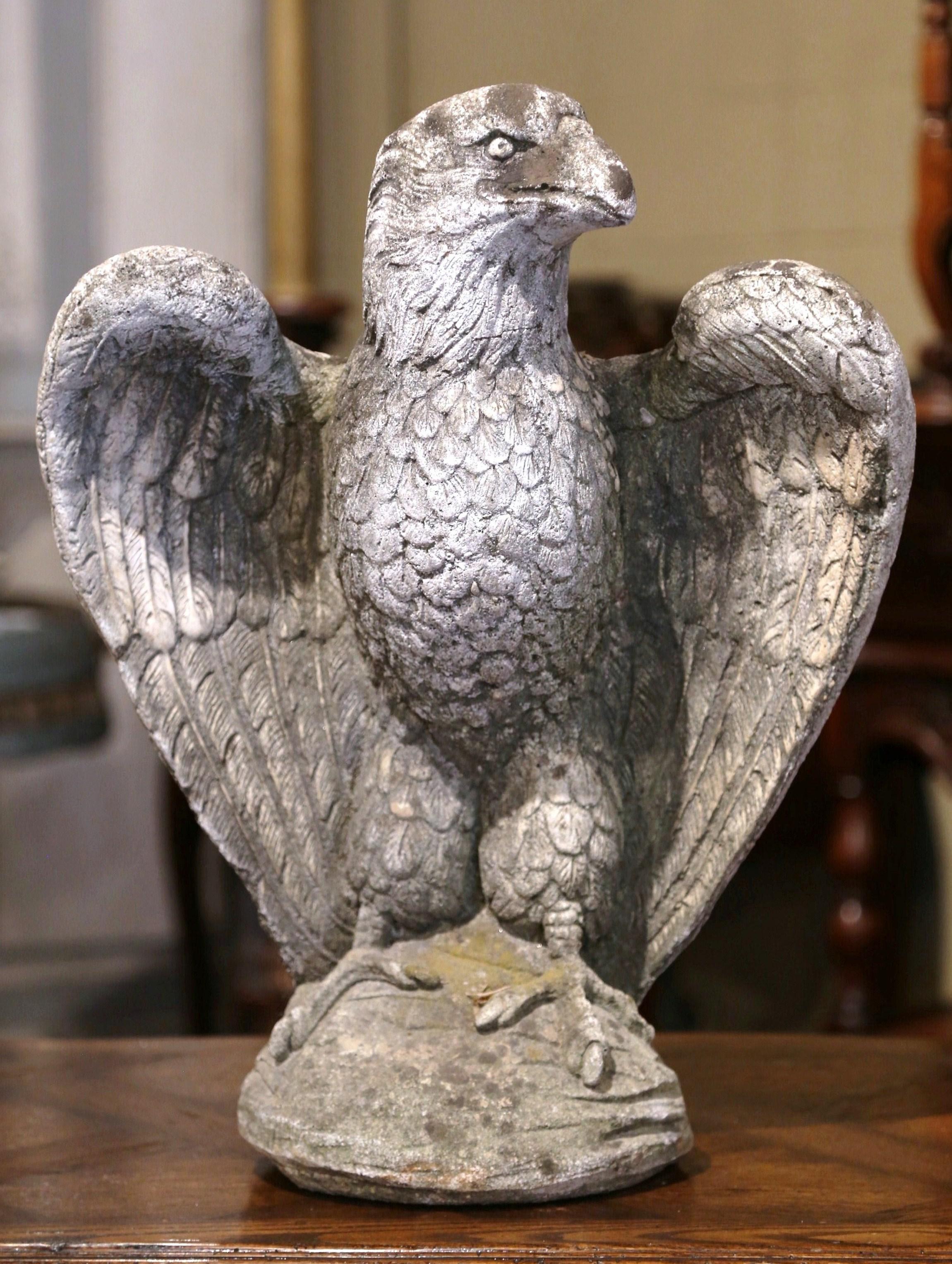 Early 20th Century French Carved Patinated Stone Eagle Sculpture In Excellent Condition In Dallas, TX