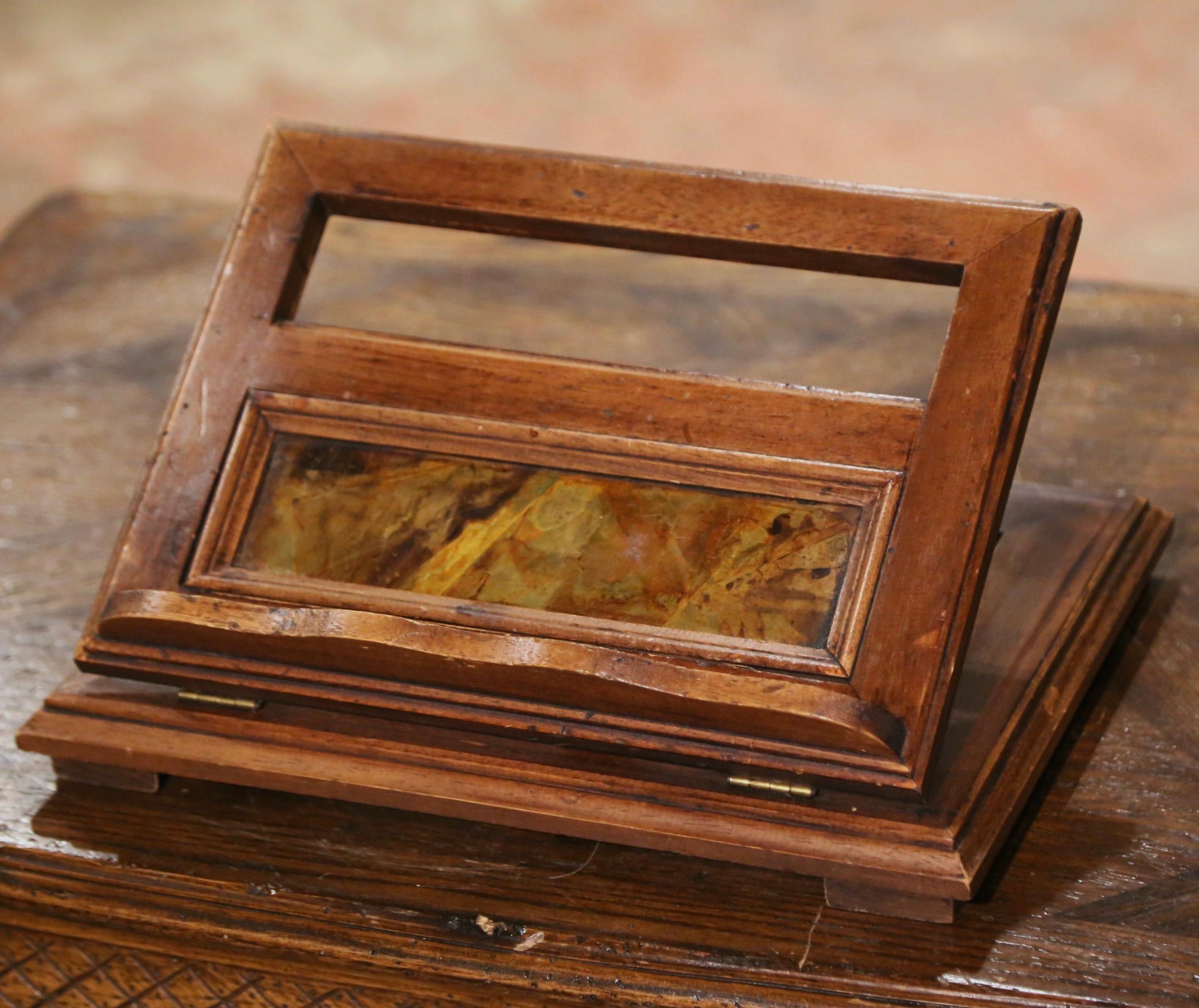 Early 20th Century French Carved Walnut Folding Table Book Stand In Excellent Condition In Dallas, TX