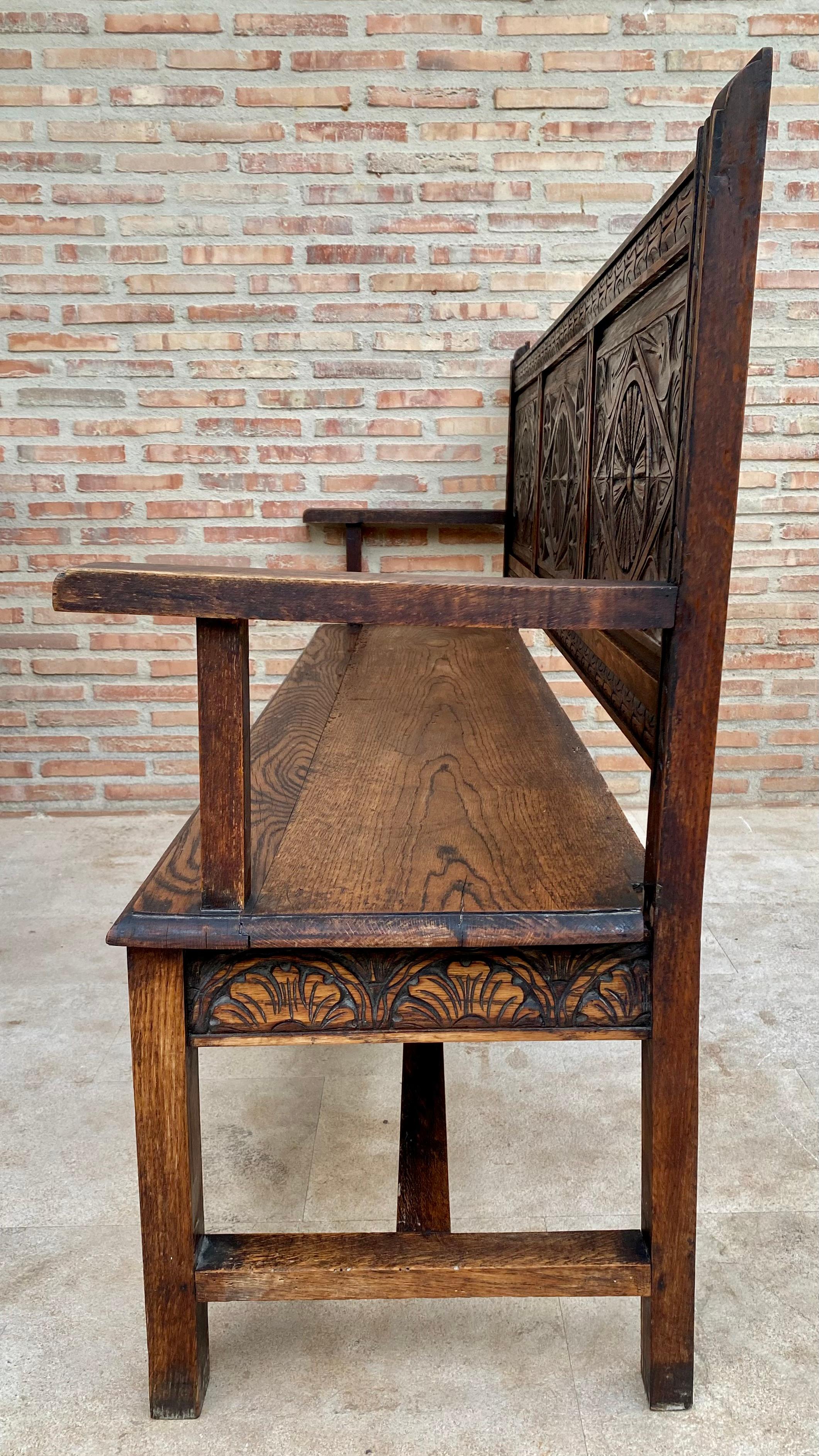 Early 20th Century French Carved Walnut Large Bench, 1920s For Sale 7