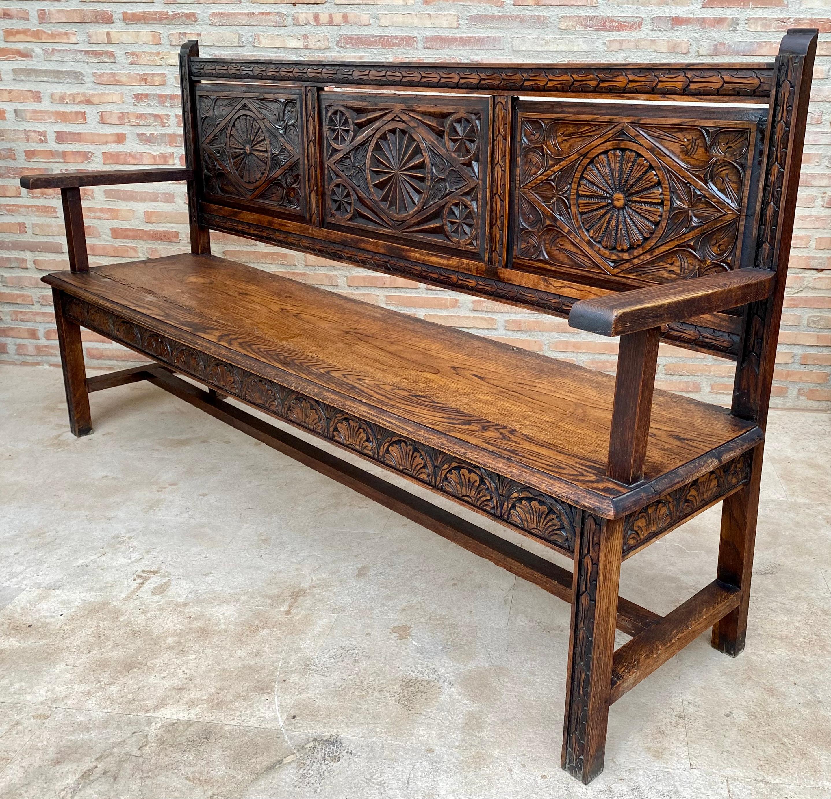 Early 20th Century French Carved Walnut Large Bench, 1920s In Good Condition For Sale In Miami, FL