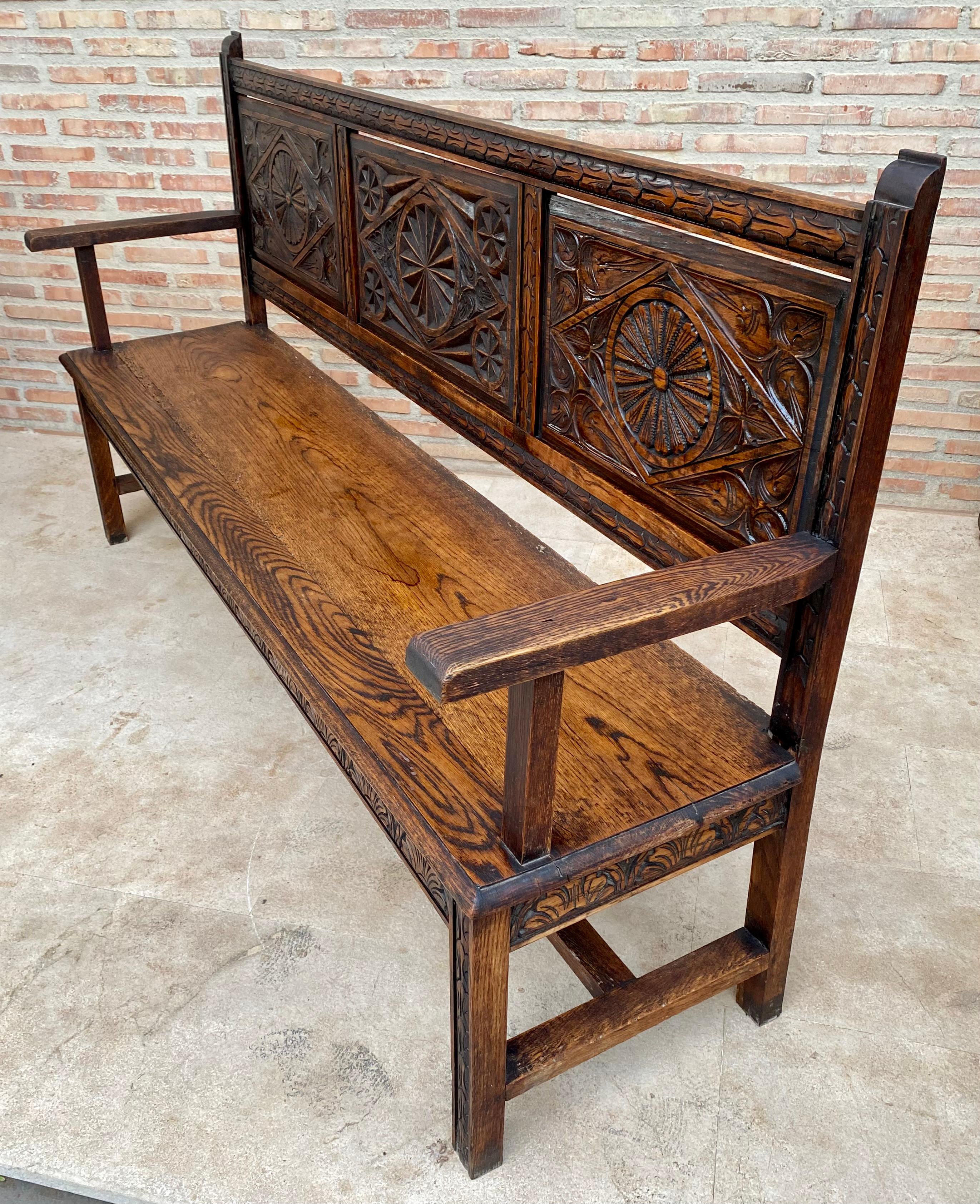 Early 20th Century French Carved Walnut Large Bench, 1920s For Sale 1