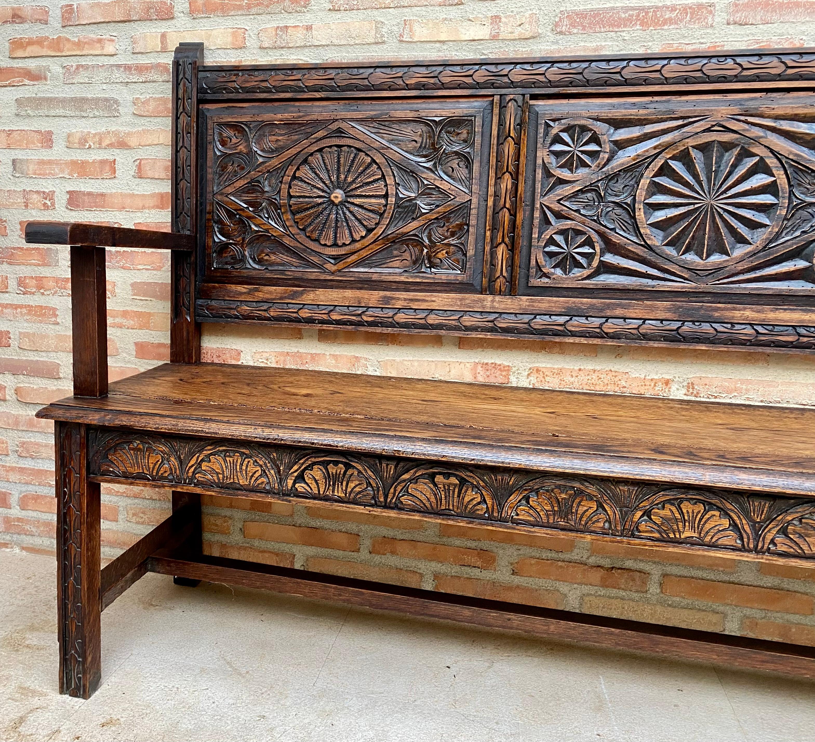 Early 20th Century French Carved Walnut Large Bench, 1920s For Sale 4