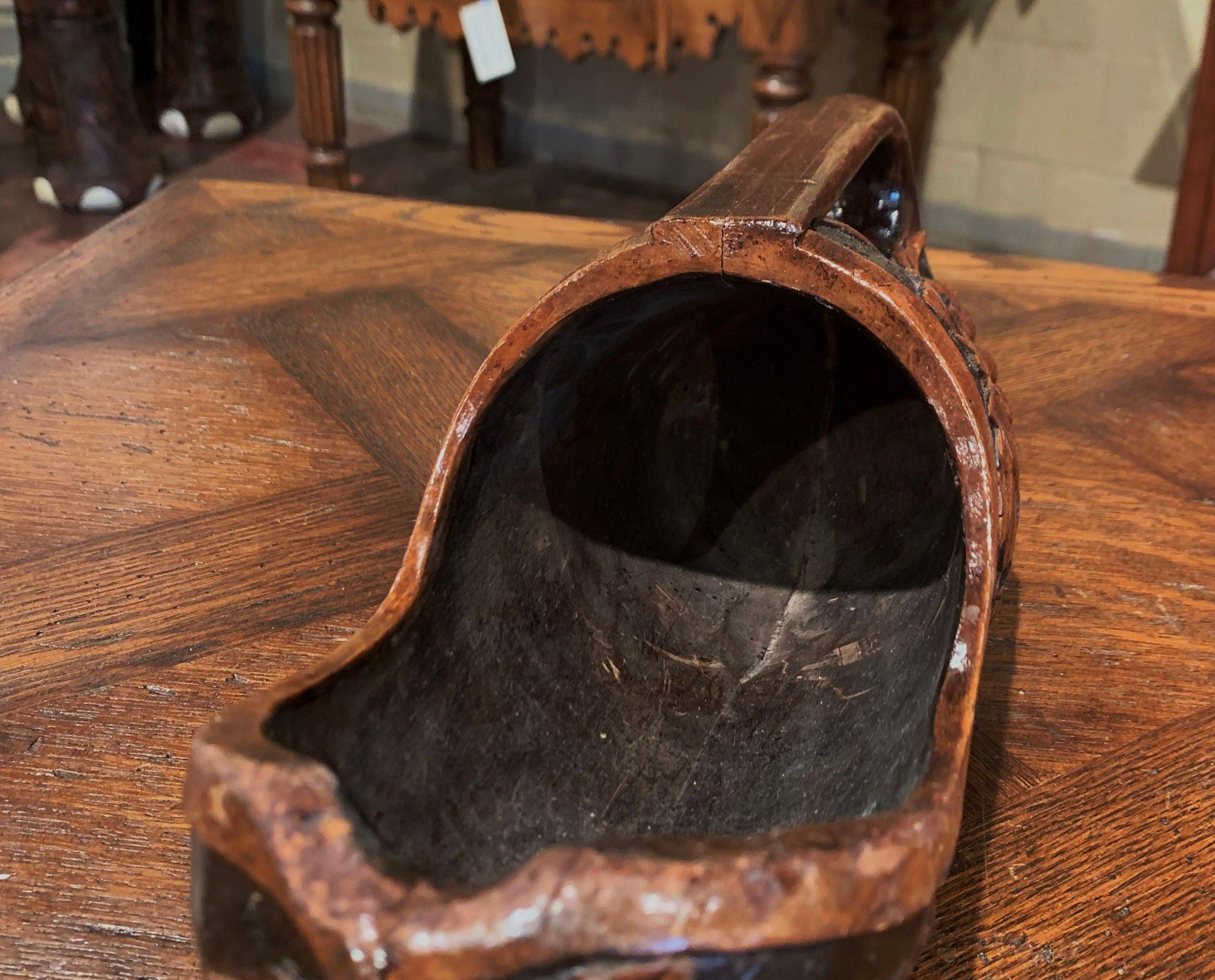 Early 20th Century French Carved Walnut Wine Bottle Holder Clog with Vine Decor For Sale 1