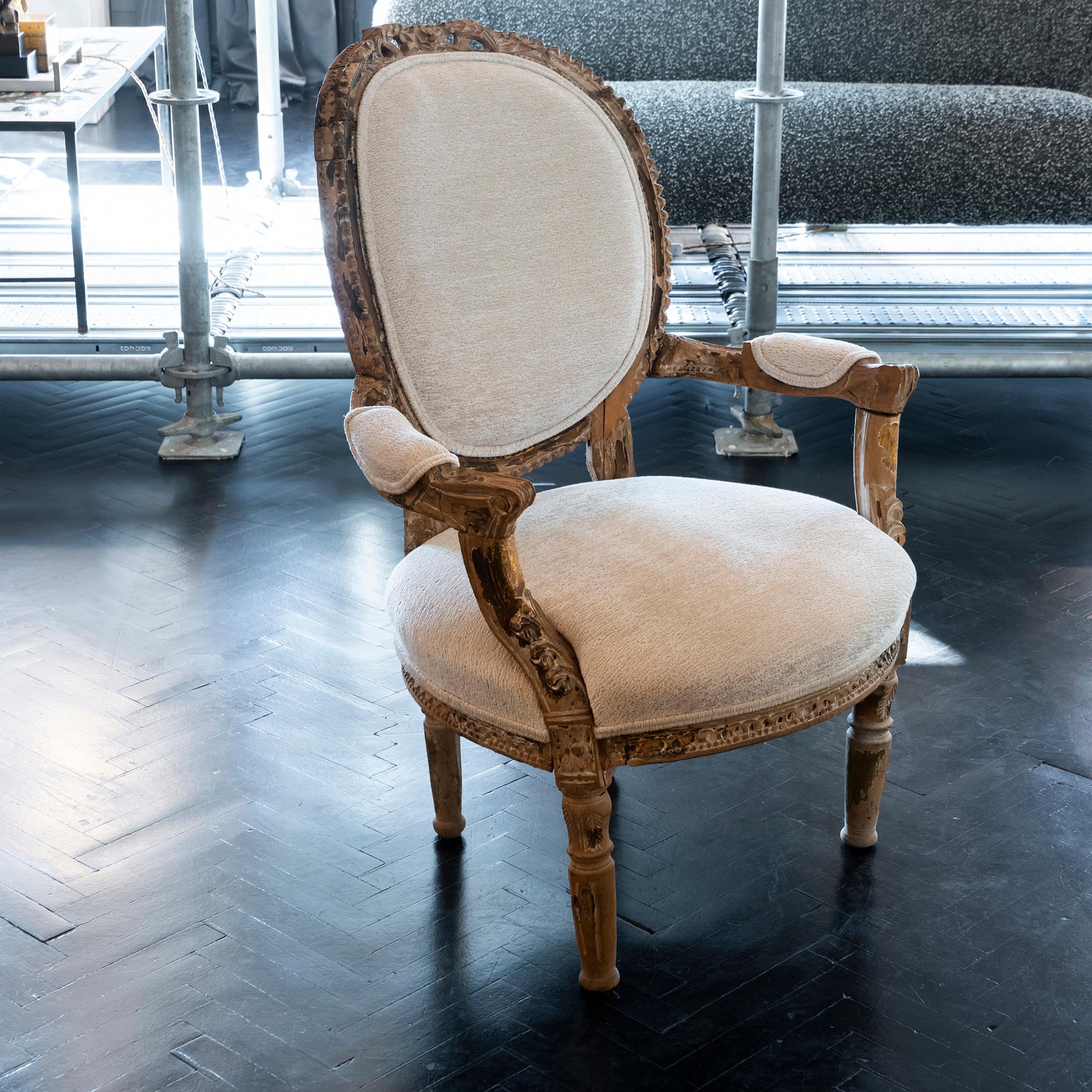 Early 20th Century French Carved Wood Armchair, Reupholstery Ivory Velvet 7