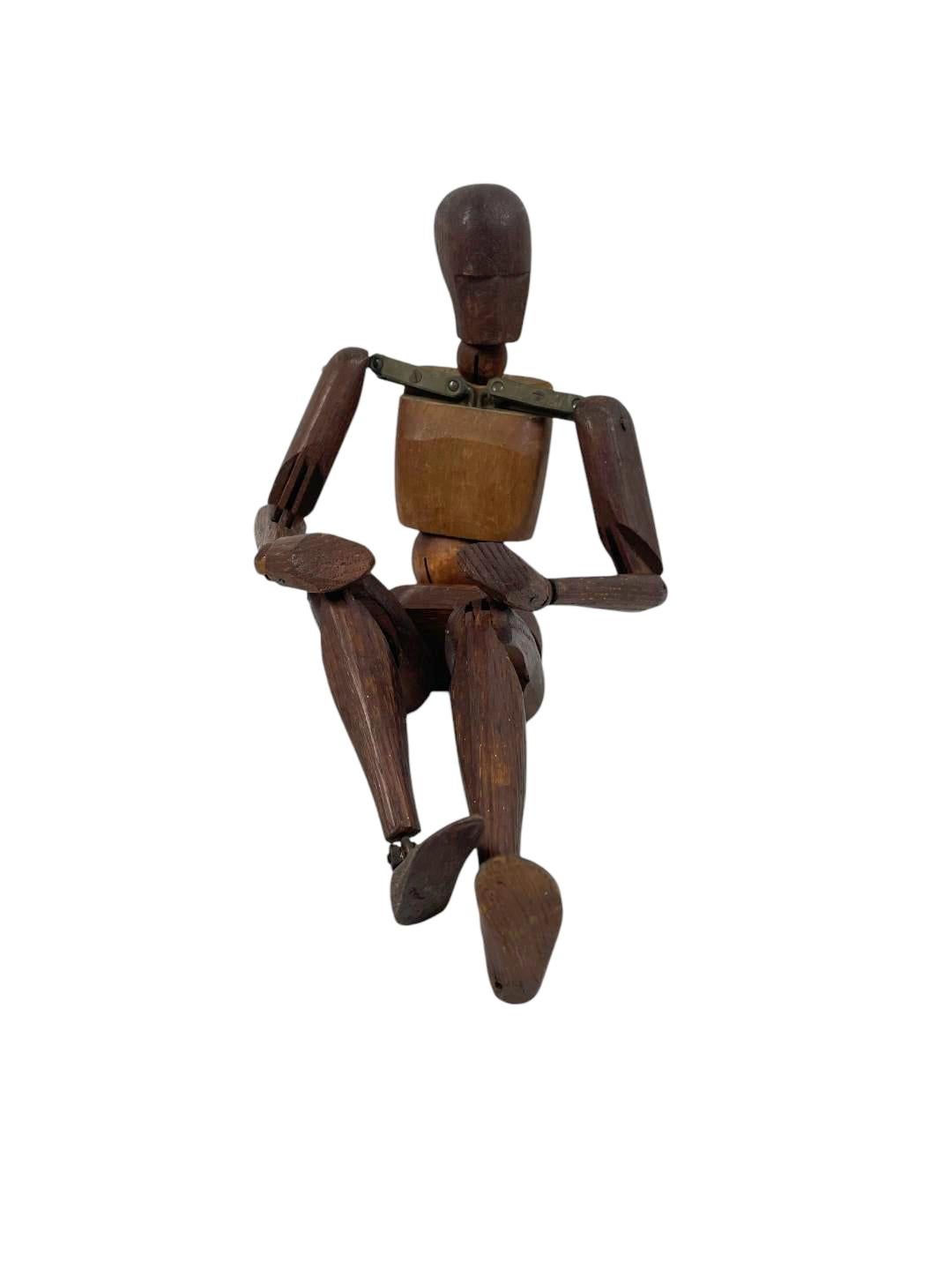 Early 20th Century French Carved Wood Articulated Artist's Mannequin, Lay Figure For Sale 1