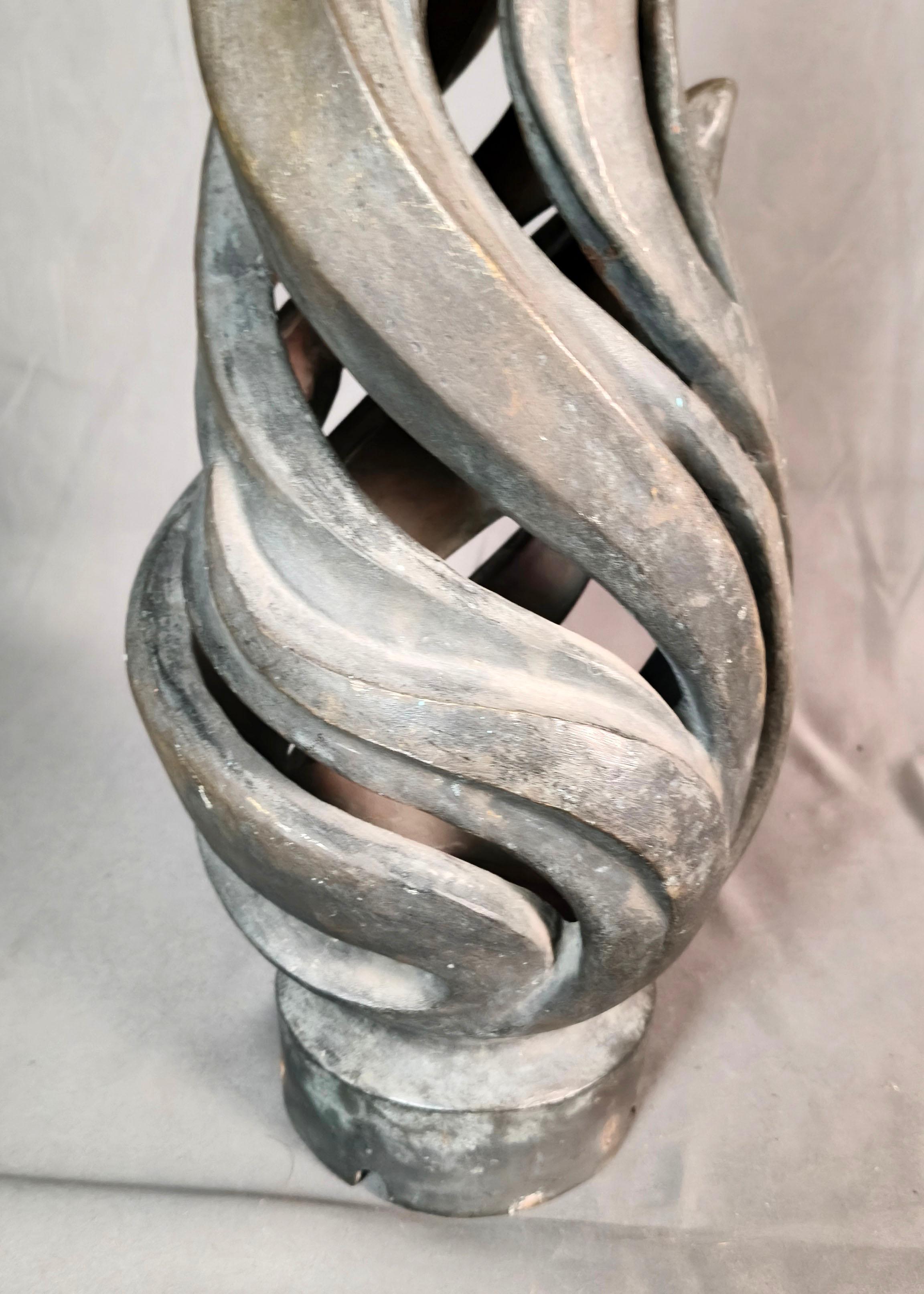 Francese Schermo per lampada a fiamma in bronzo fuso francese dei primi del Novecento in vendita