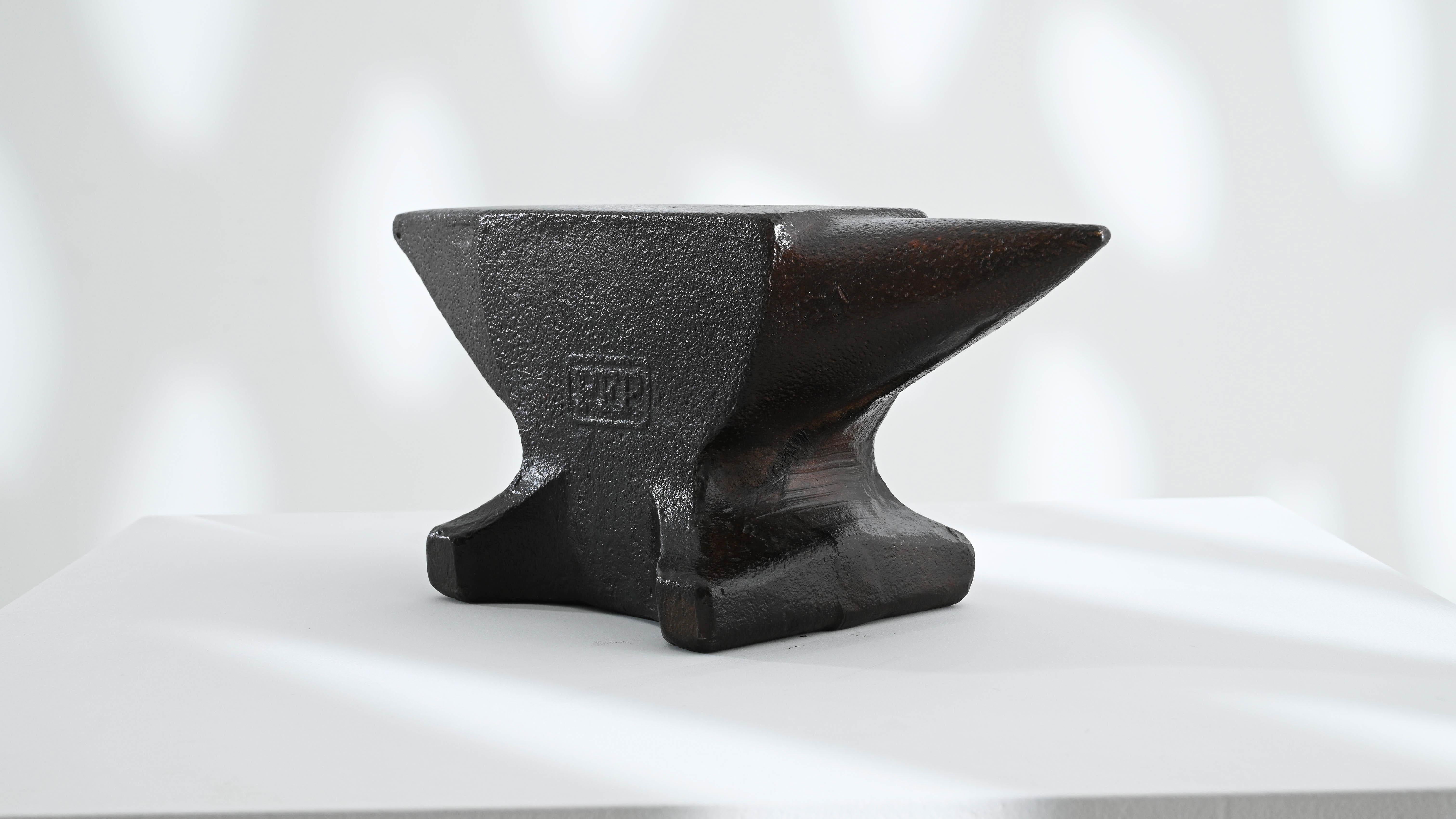 Early 20th Century French Cast Iron Anvil For Sale 3