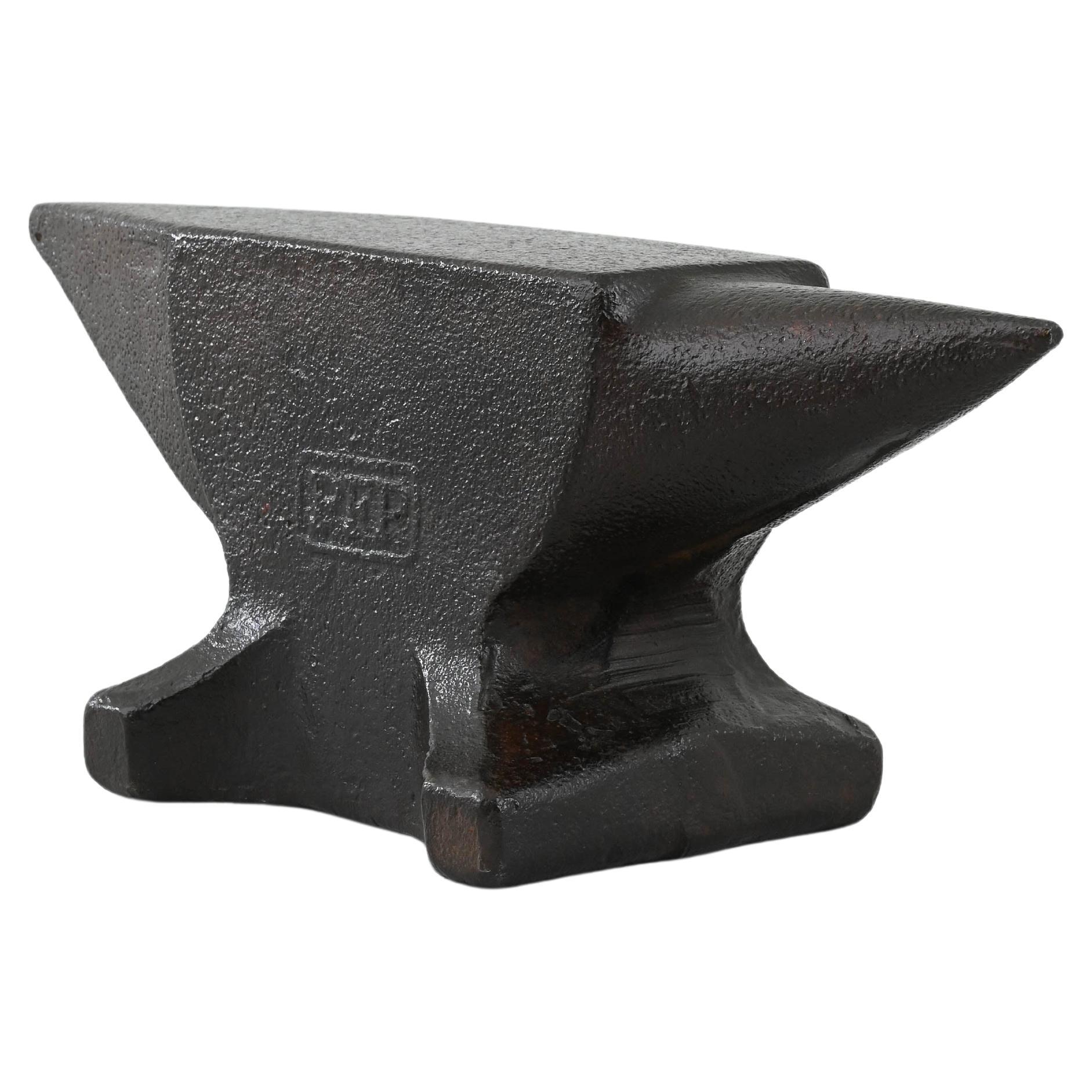 Early 20th Century French Cast Iron Anvil For Sale