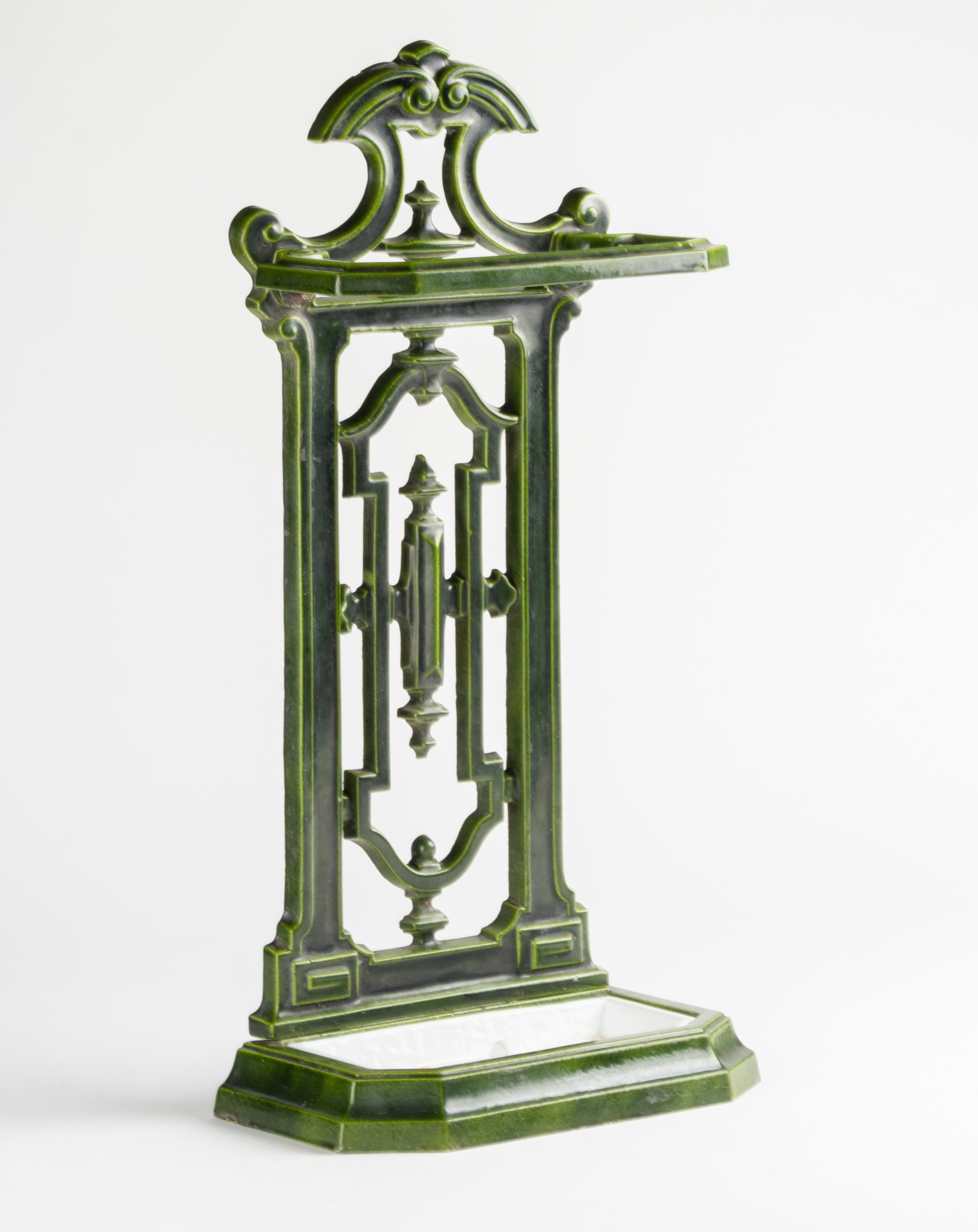 Early 20th Century French Cast Iron Umbrella Stand, Enameled For Sale 7