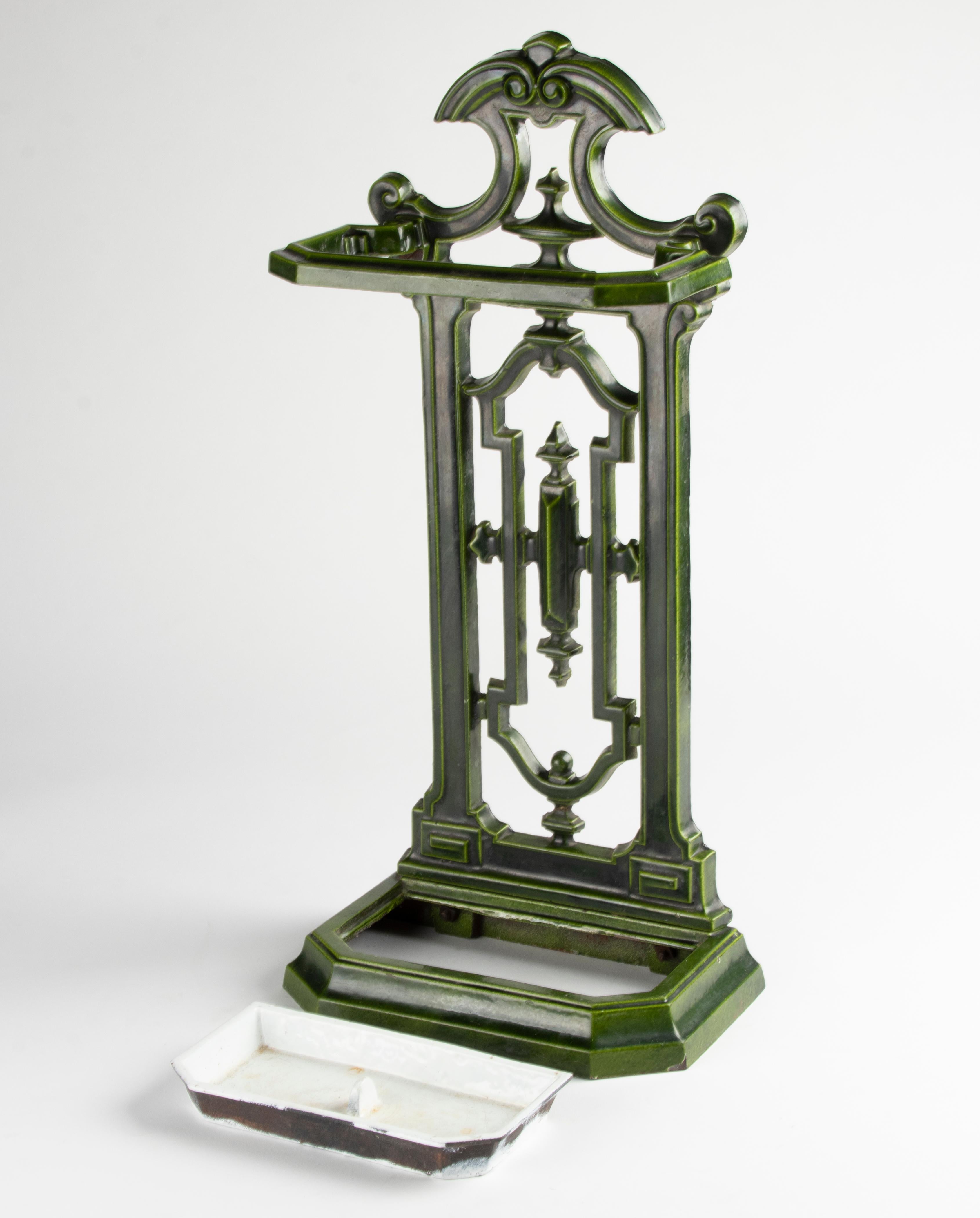 Early 20th Century French Cast Iron Umbrella Stand, Enameled For Sale 9