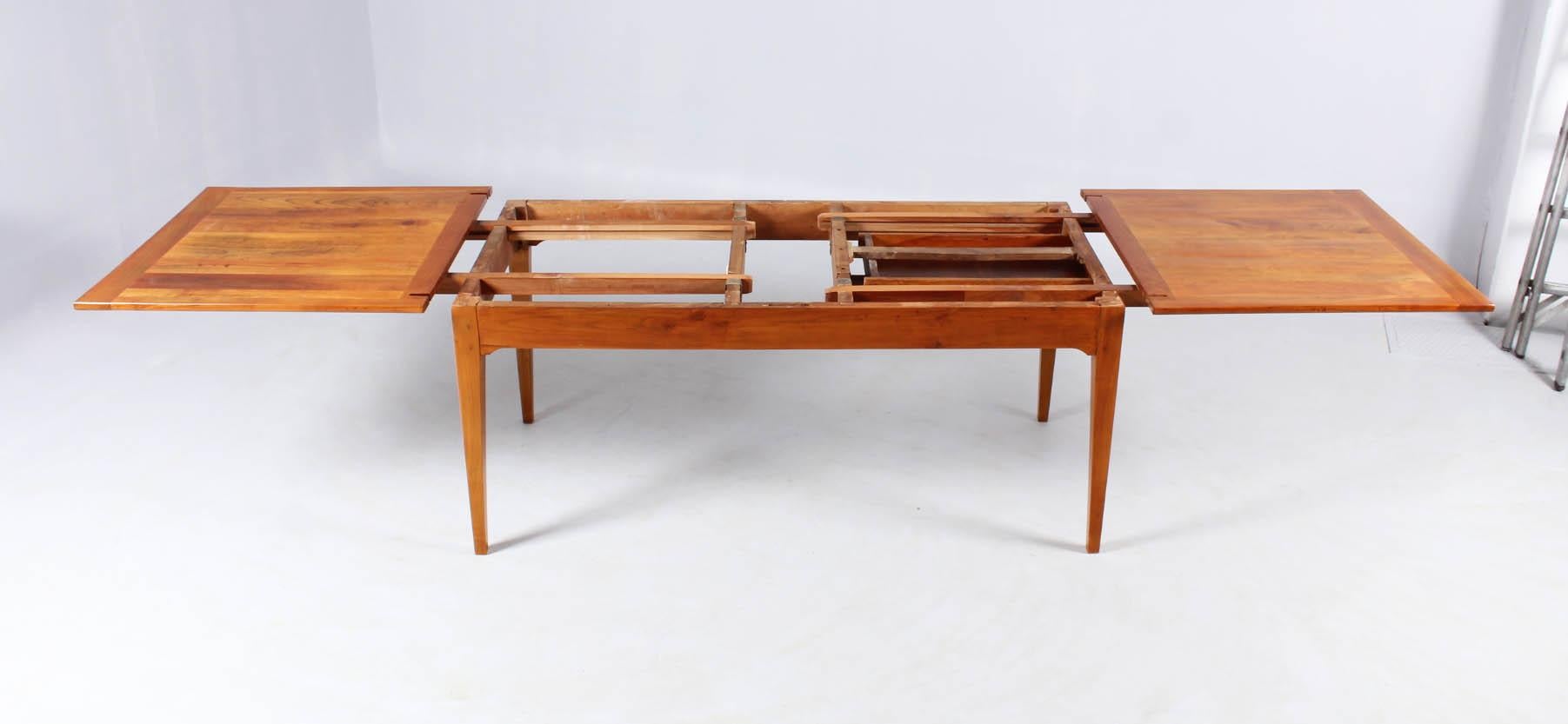 Early 20th Century French Cherrywood Farmhouse Table, Extendable, For 10 People 10