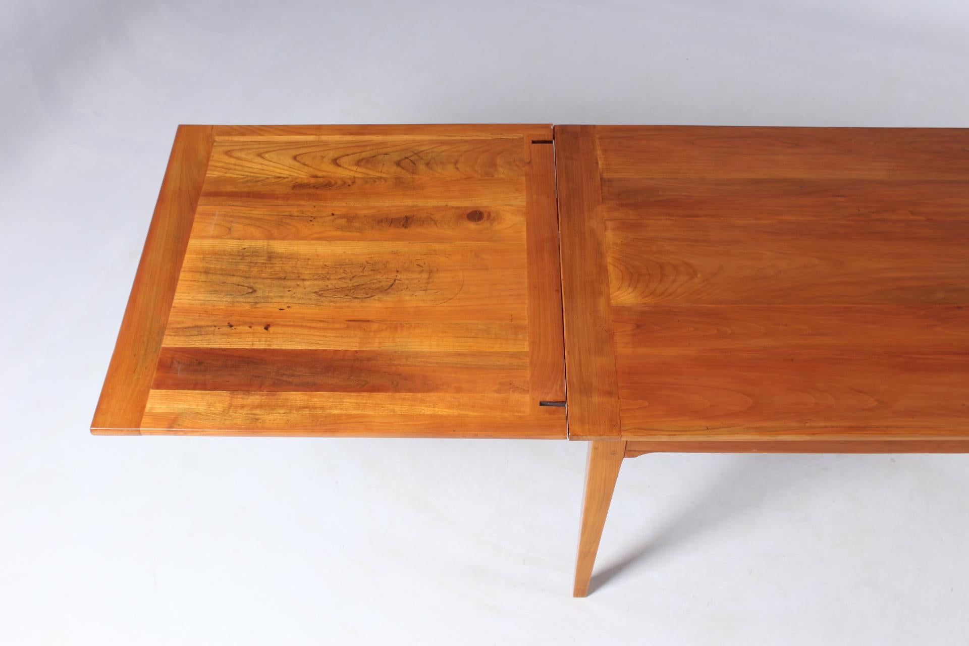 Early 20th Century French Cherrywood Farmhouse Table, Extendable, For 10 People 2