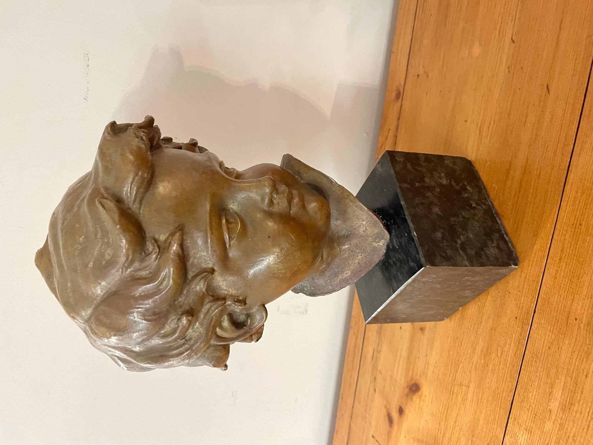 Early 20th Century French Cherub Bronze on a Marble Base, 1900s In Good Condition In LEGNY, FR