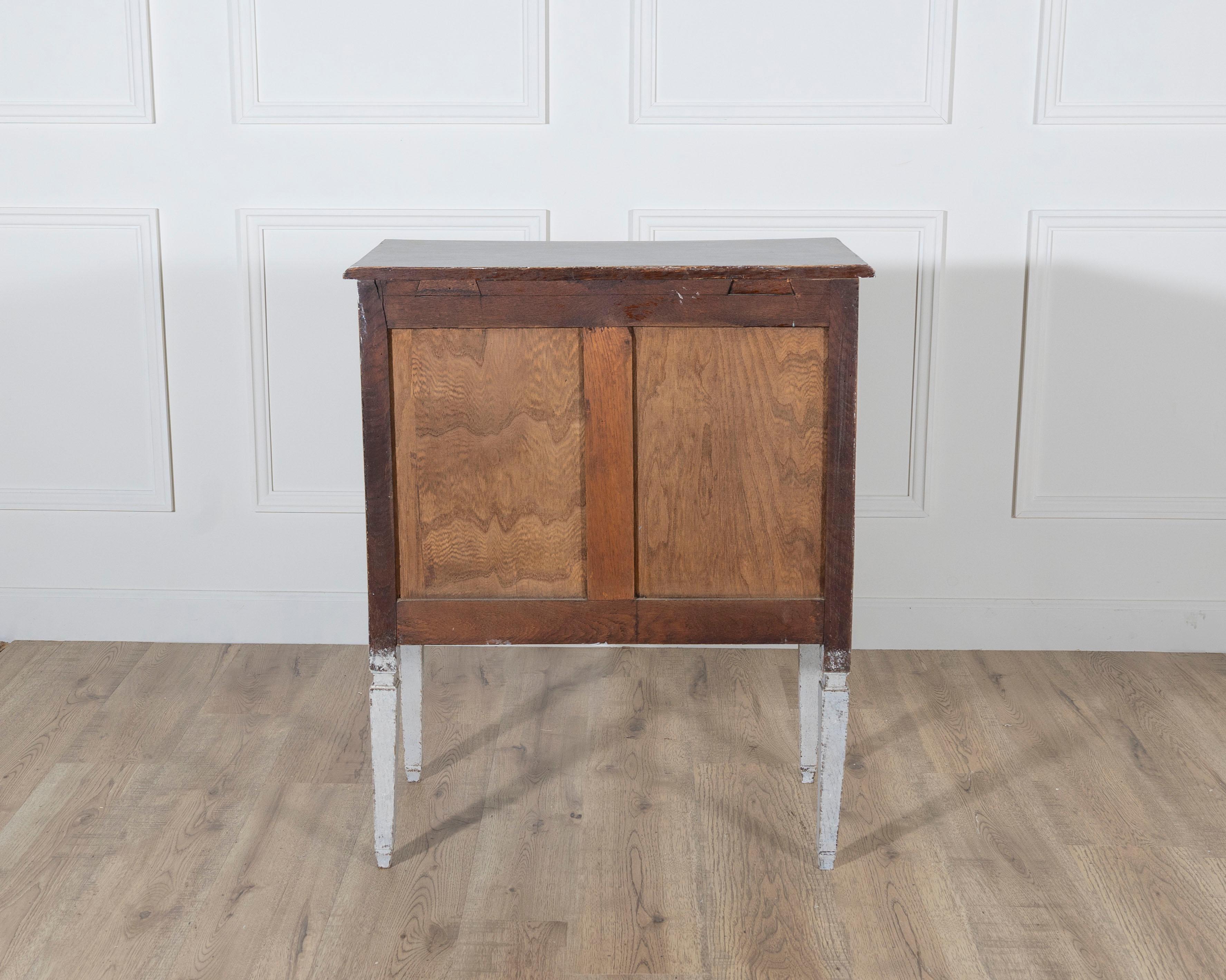 Early 20th Century French Chest of Drawers with Exceptional Craftsmanship For Sale 6