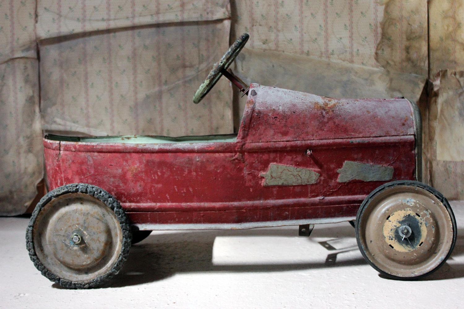 Early 20th Century French Child’s Painted Metal Pedal ‘Special’ Racing Car 7