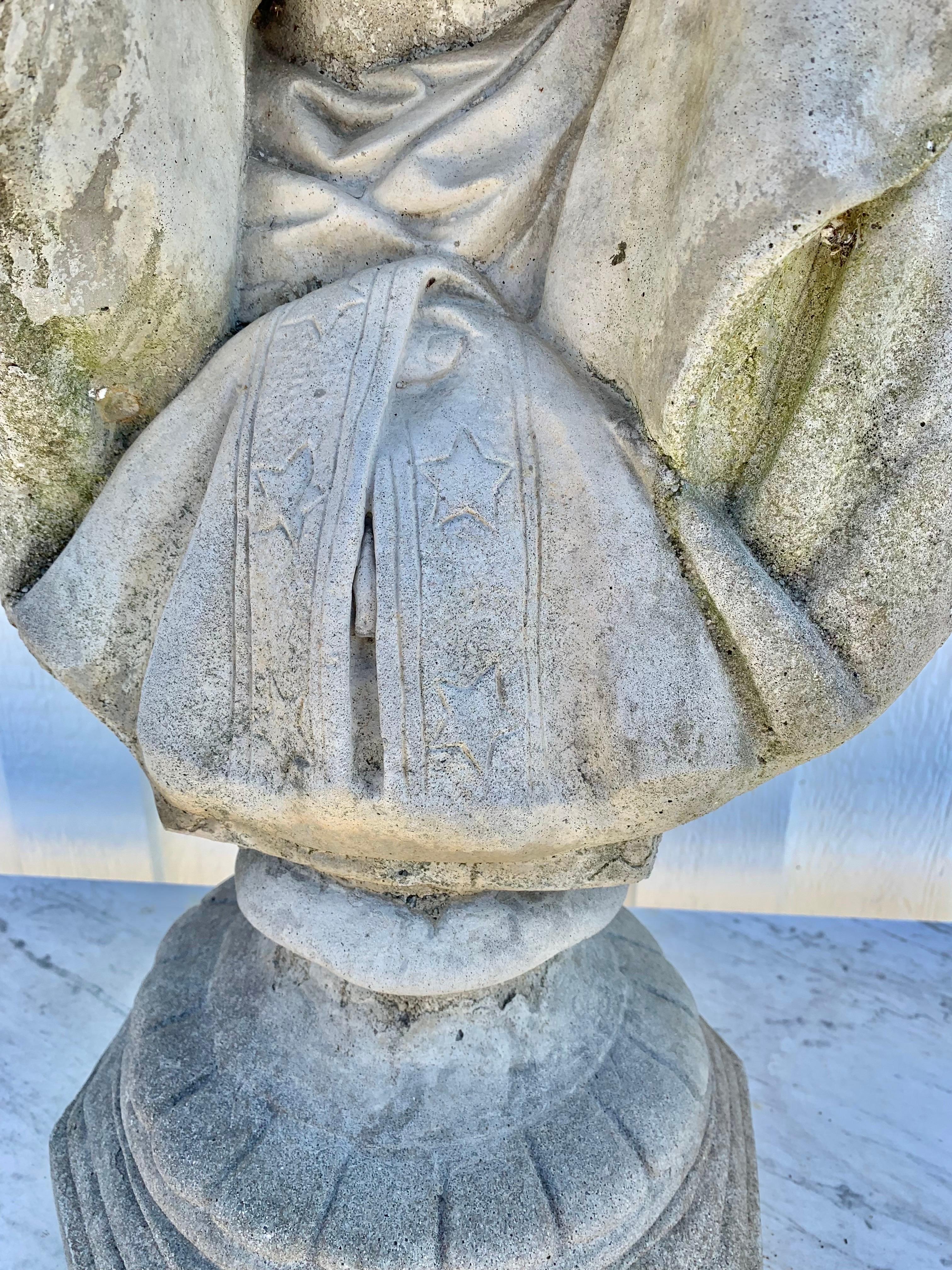 Französische Madonna-Büstenstatue aus Beton des frühen 20. Jahrhunderts im Angebot 2