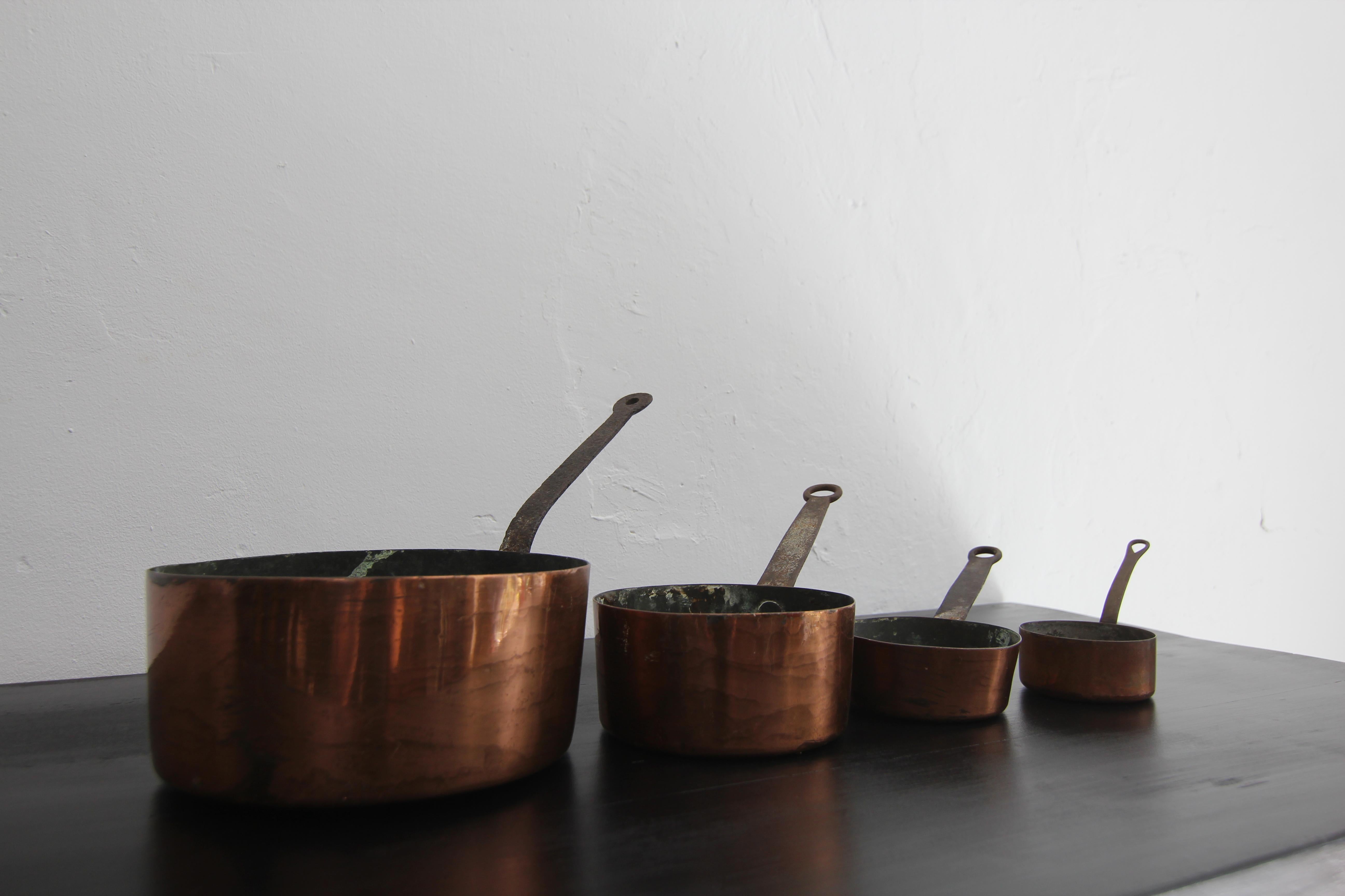 20ième siècle Pots en cuivre français du début du 20e siècle, ensemble de 4 en vente