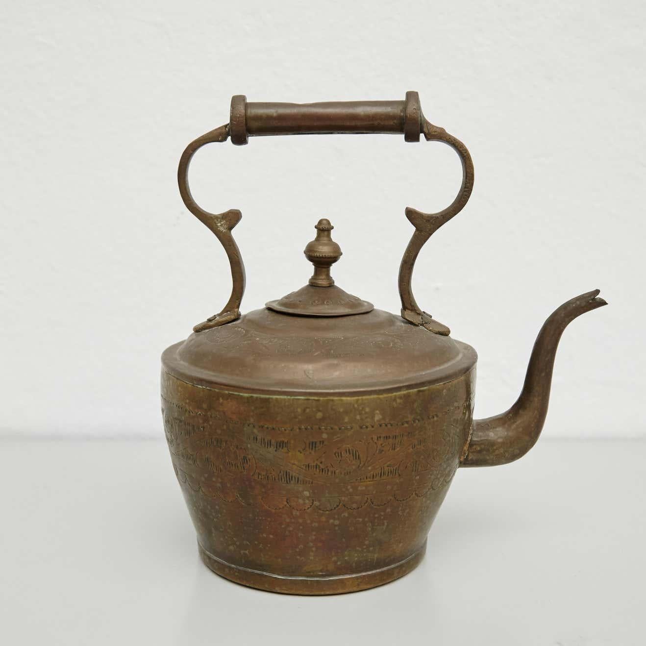 Early 20th Century French Country Brass Teapot For Sale 1